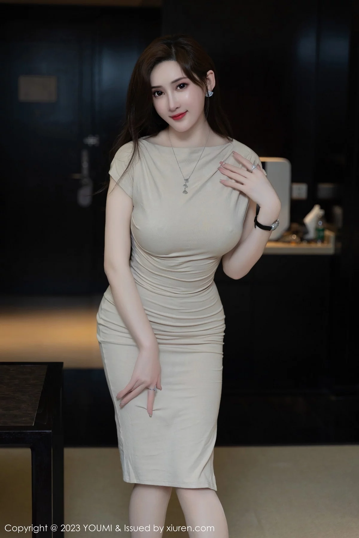 Xgyw.Org_[YouMi尤蜜荟]Vol.976_女神Carol周妍希性感浅色连衣长裙配超薄无内肉丝惹火诱惑写真81P