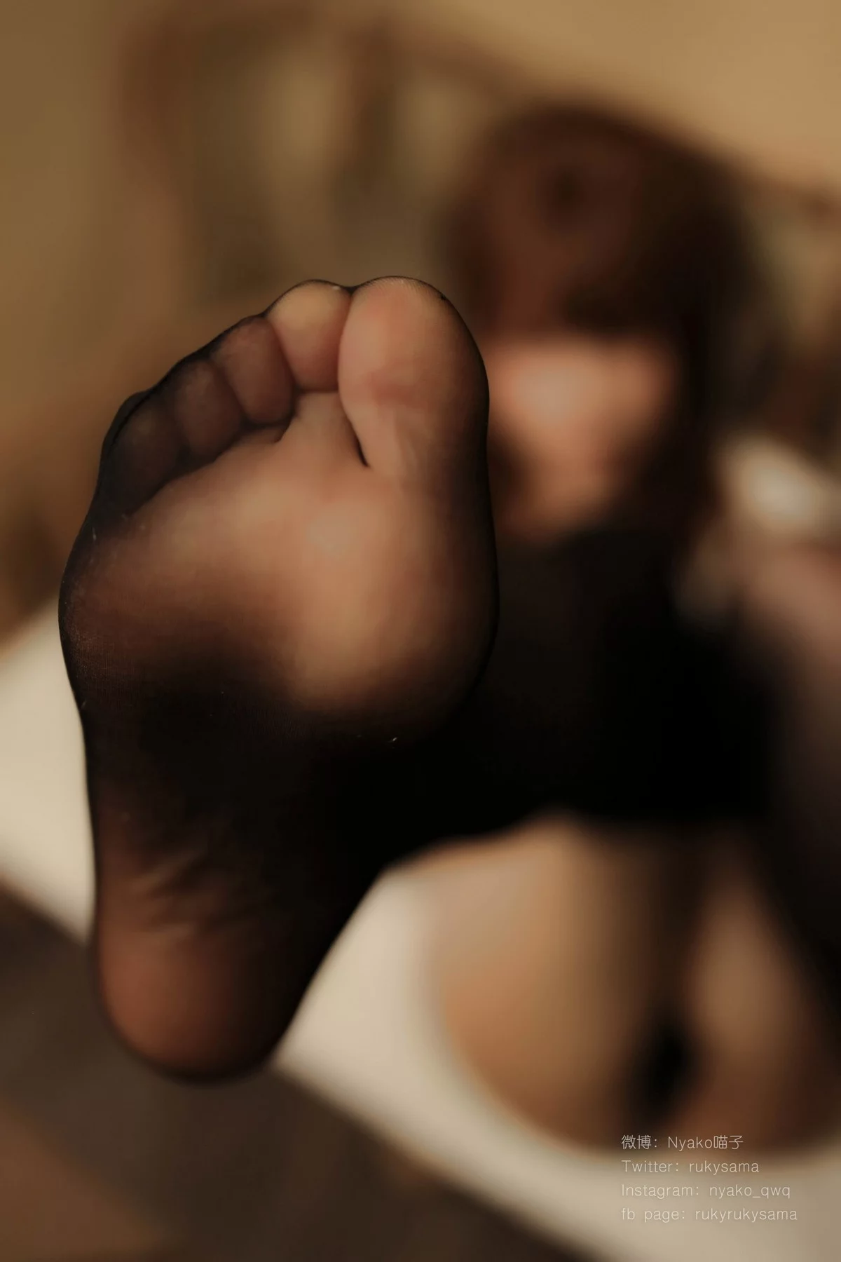 Xgyw.Org_网络美女Nyako喵子束缚人妻主题私房床上性感白色蕾丝内衣配破烂肉丝诱惑写真125P