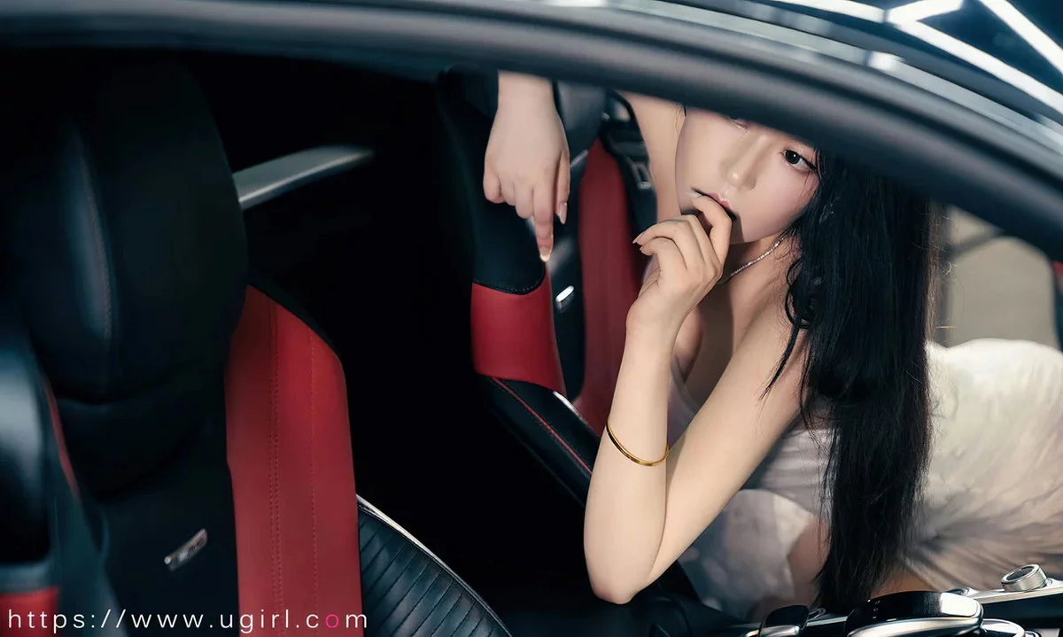 Xgyw.Org_[Ugirls爱尤物]No.2657_模特钟晴机车女郎主题性感白色抹胸连衣短裙秀美腿诱惑写真35P