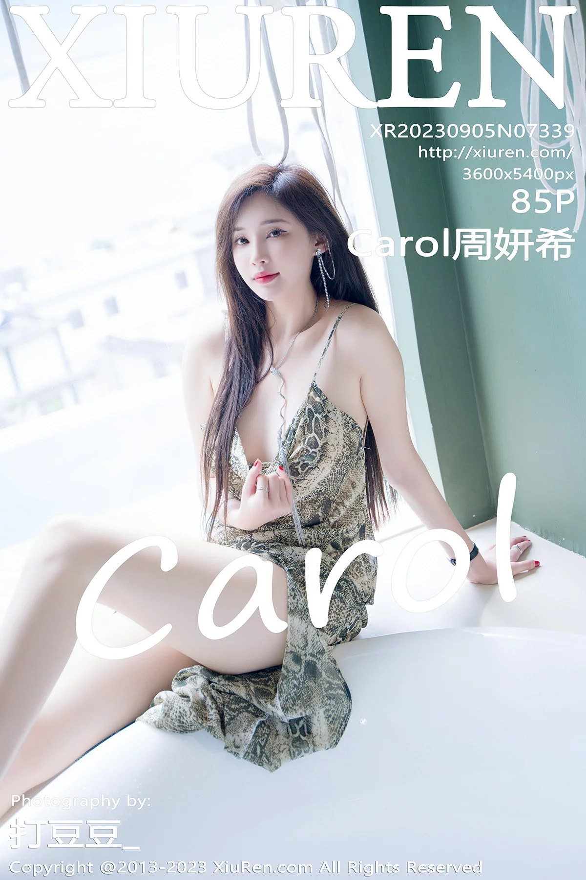 Xgyw.Org_XiuRen第7339期_女神Carol周妍希性感蛇纹吊带裙配原色丝袜秀完美身材诱惑写真85P
