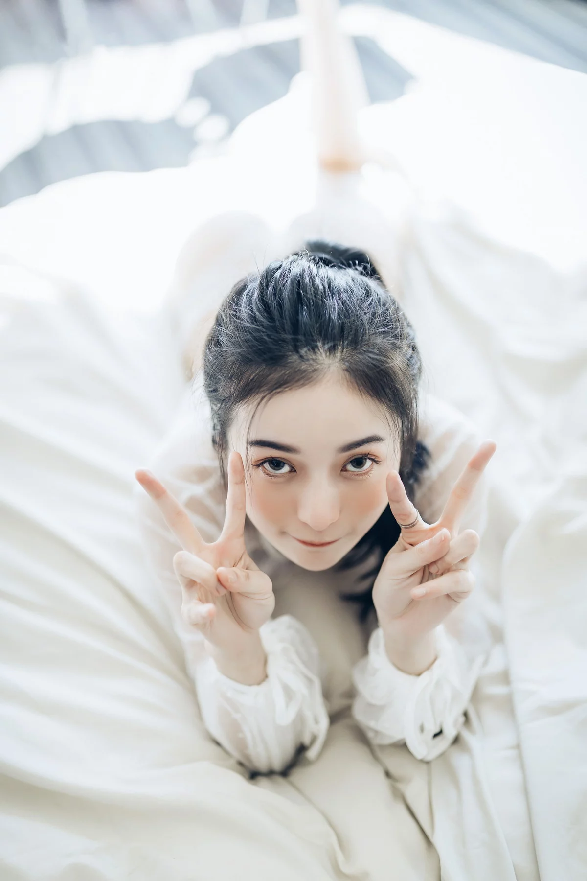 Xgyw.Org_网络美女辰辰不止黑丝主题私房性感红色吊裙+白色薄纱内衣秀完美身材诱惑写真132P