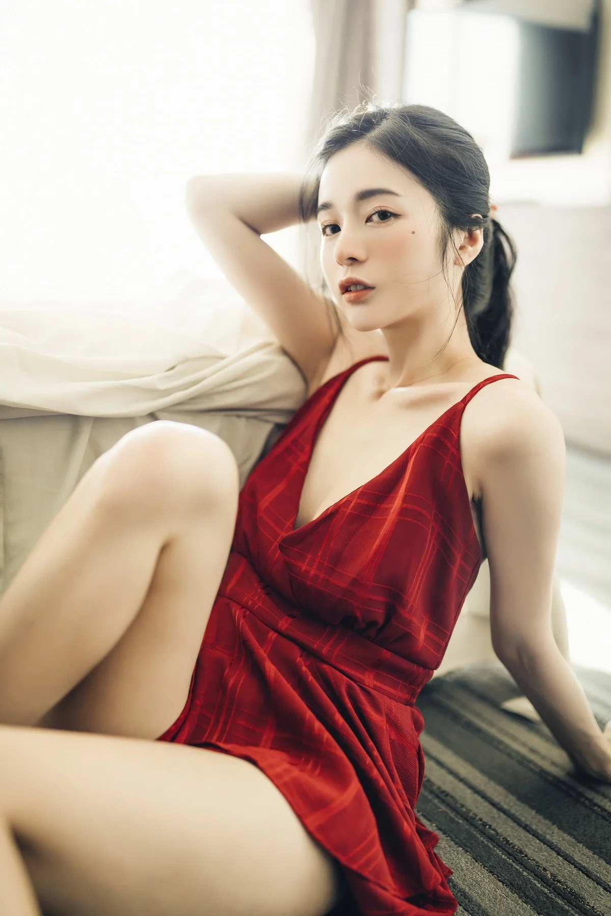 Xgyw.Org_网络美女辰辰不止黑丝主题私房性感红色吊裙+白色薄纱内衣秀完美身材诱惑写真132P