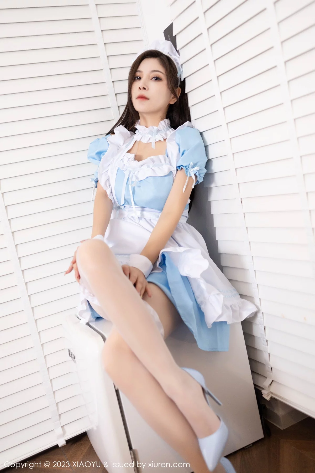 Xgyw.Org_[XiaoYu画语界]Vol.1100_模特小蛮妖Yummy淡蓝女仆服露金色比基尼秀完美身材诱惑写真83P