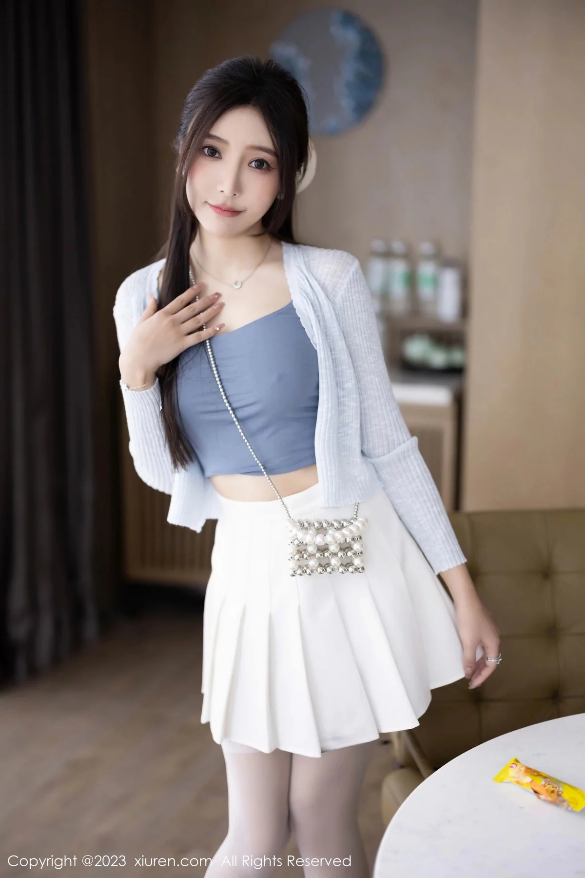 Xgyw.Org_XiuRen第7515期_女神王馨瑶yanni性感浅色服饰配短裙露白丝吊袜秀美腿诱惑写真82P