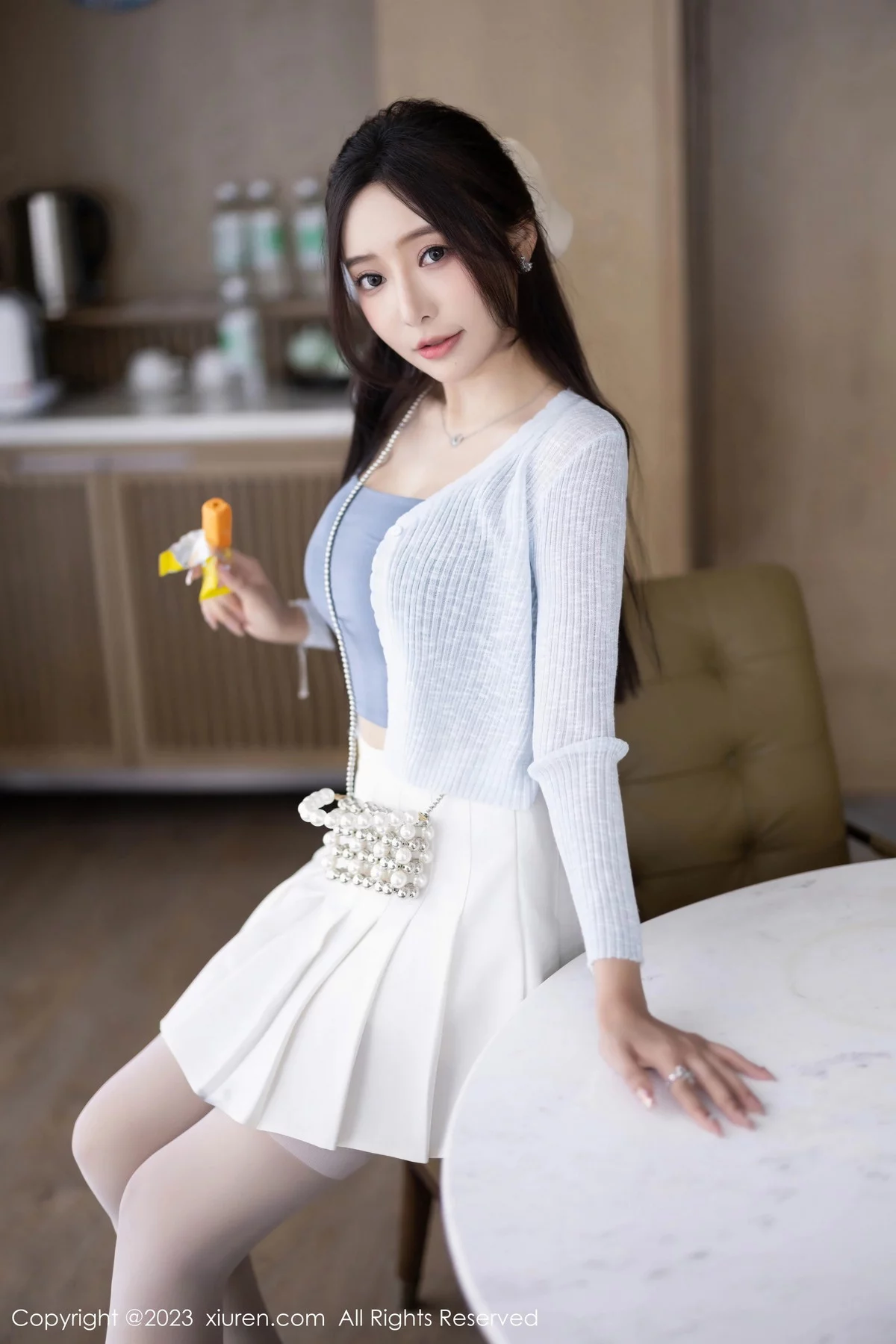 Xgyw.Org_XiuRen第7515期_女神王馨瑶yanni性感浅色服饰配短裙露白丝吊袜秀美腿诱惑写真82P