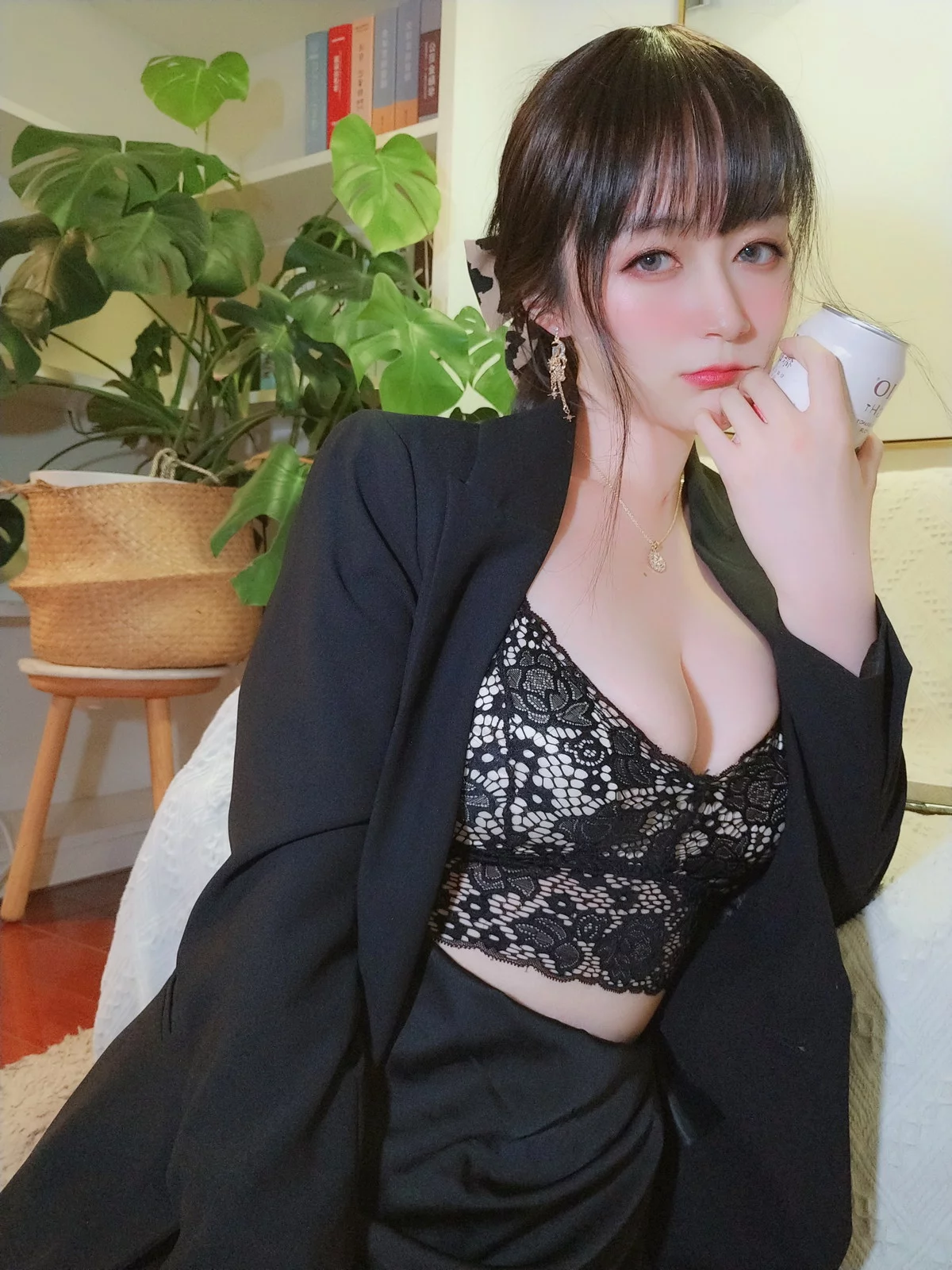 Xgyw.Org_Coser小姐姐白银酒后女秘书主题黑色制服露性感黑色蕾丝内衣秀丰满身材诱惑写真70P