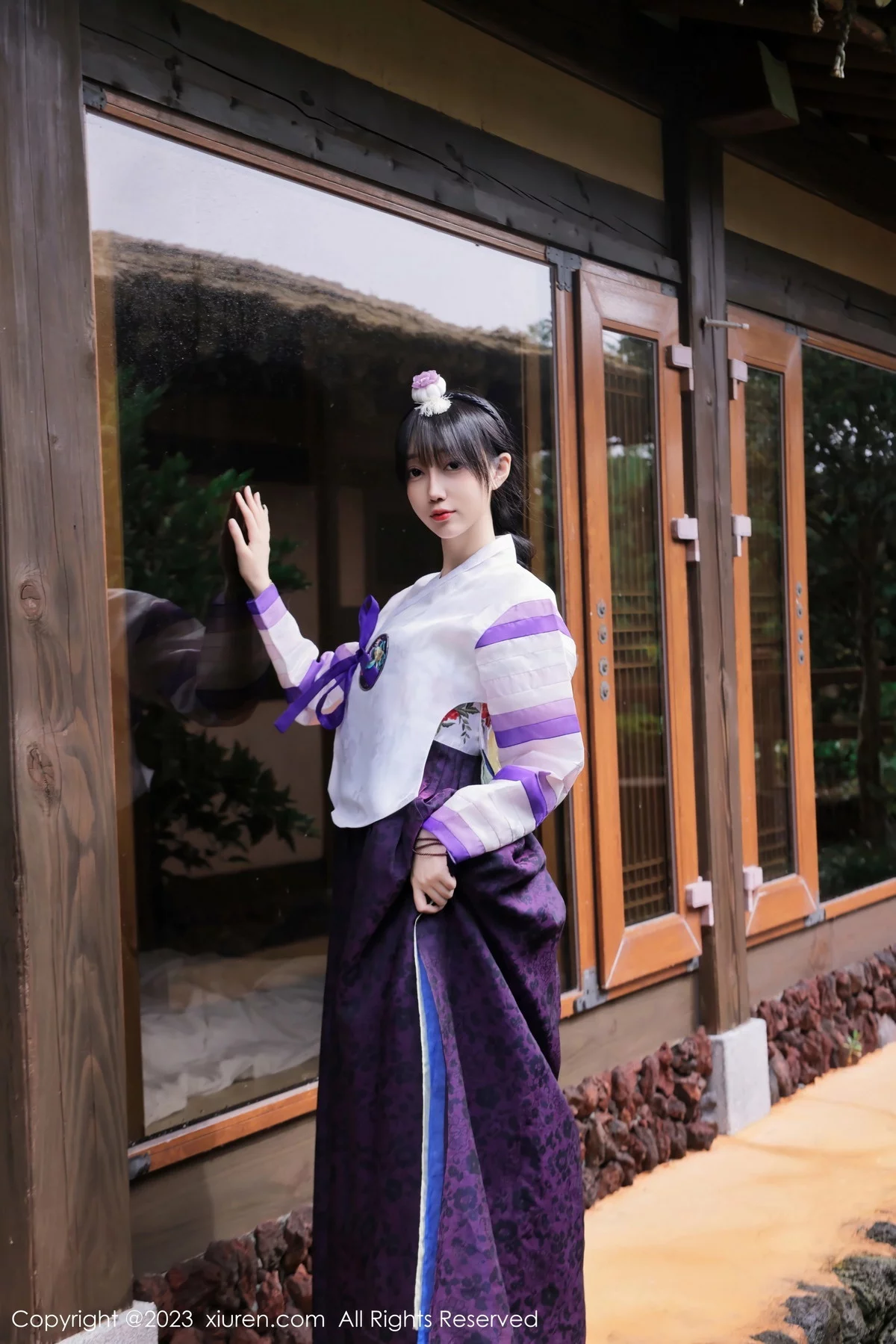 Xgyw.Org_XiuRen第7677期_模特玥儿玥er济州岛旅拍大长今服饰半脱秀完美身姿迷人诱惑写真66P