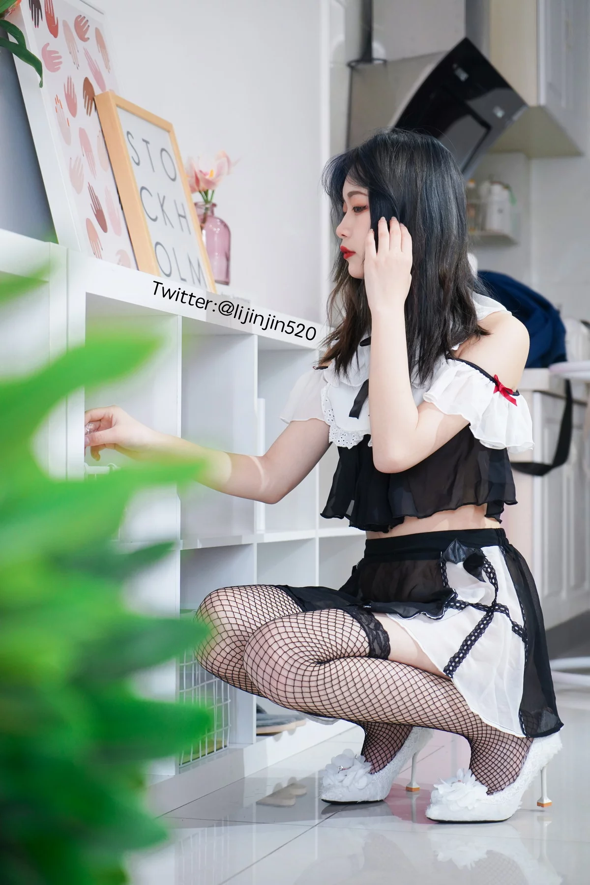 Xgyw.Org_Coser美女梨瑾瑾花嫁主题私房性感薄纱女仆装+薄透婚纱秀惹火身材诱惑写真33P