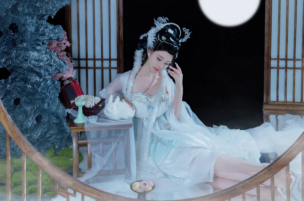 Xgyw.Org_网络美女年年Nnian嫦娥仙子主题性感白色薄纱长裙低胸秀完美身材迷人诱惑写真36P