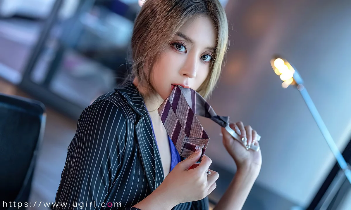 Xgyw.Org_[Ugirls爱尤物]No.2702_模特筱慧办公室OL制服性感紫色内衣配超薄黑丝完美诱惑写真35P