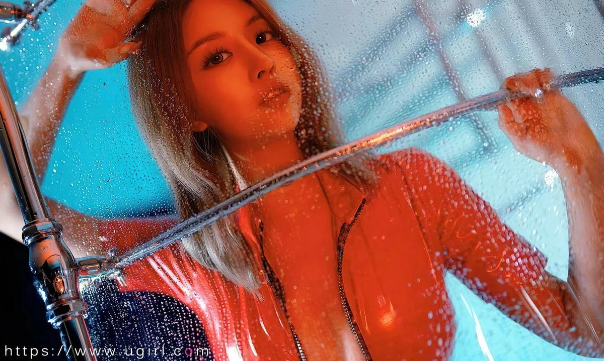 Xgyw.Org_[Ugirls爱尤物]No.2737_模特筱慧平安夜主题性感红色皮质连体衣秀S型身材诱惑写真35P