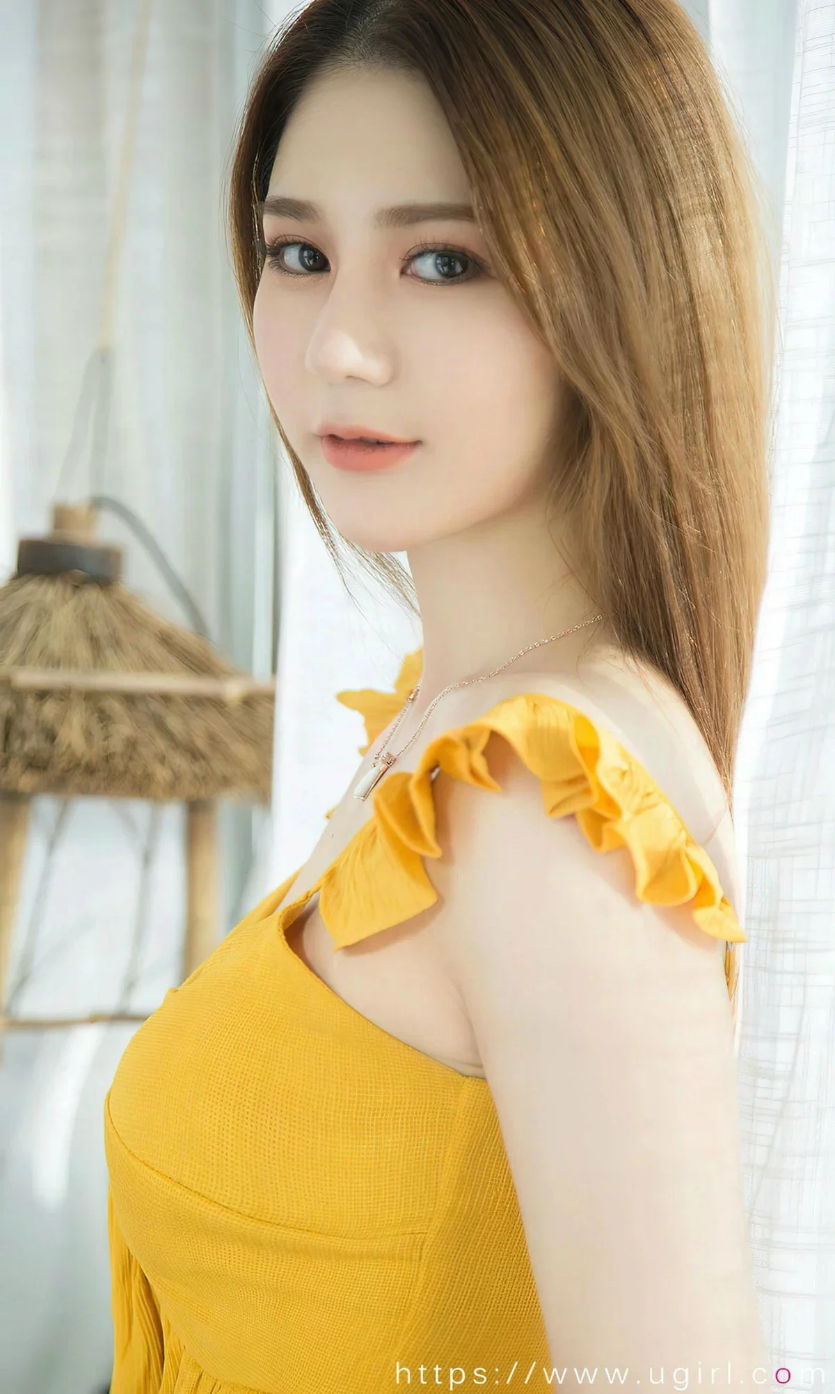 Xgyw.Org_[Ugirls爱尤物]No.2733_模特如歌性感黄色吊带连衣短裙露黑色蕾丝内裤迷人诱惑写真35P
