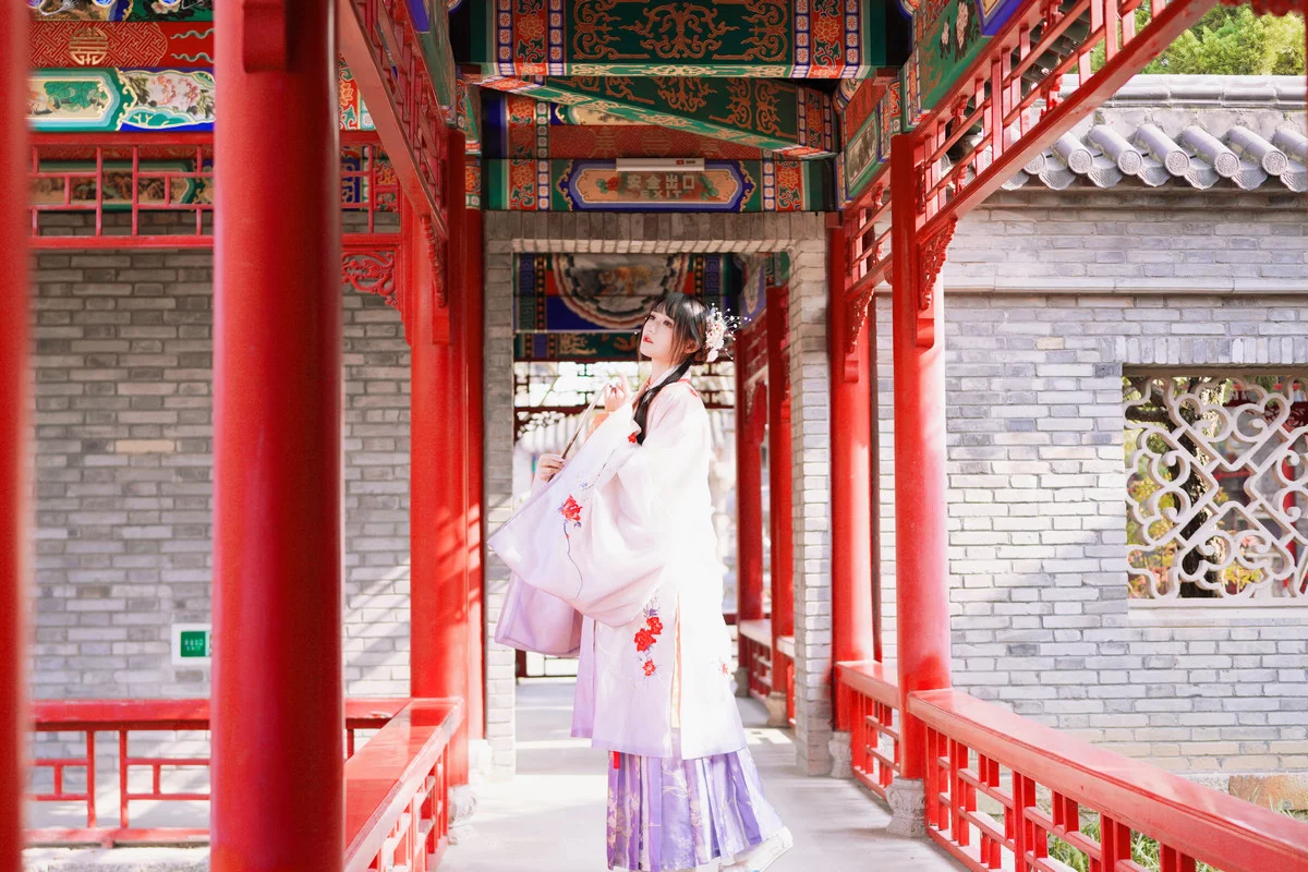 Xgyw.Org_Coser美女兔子Zzz不吃胡萝卜红叶新赋主题古典风汉服装秀曼妙身姿靓丽迷人写真36P