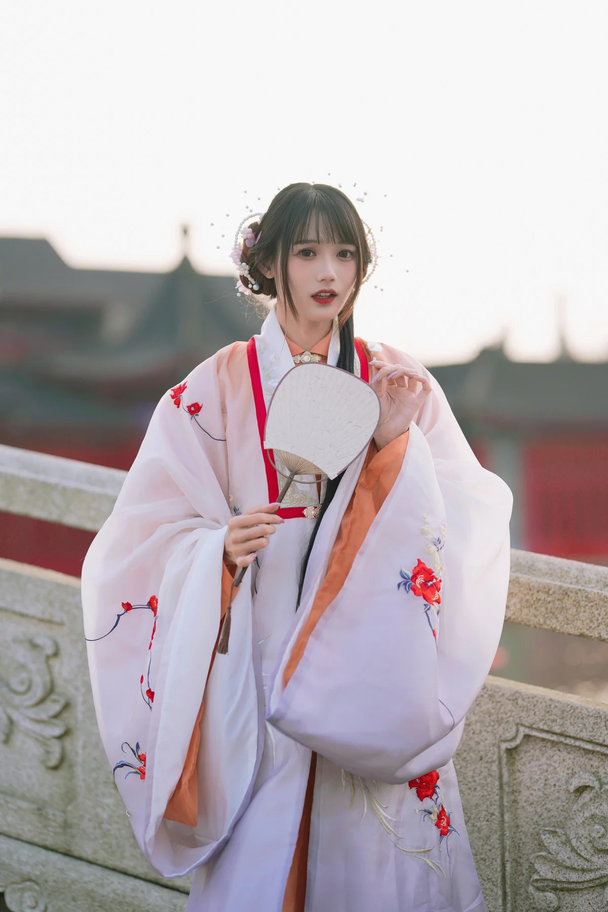 Xgyw.Org_Coser美女兔子Zzz不吃胡萝卜红叶新赋主题古典风汉服装秀曼妙身姿靓丽迷人写真36P