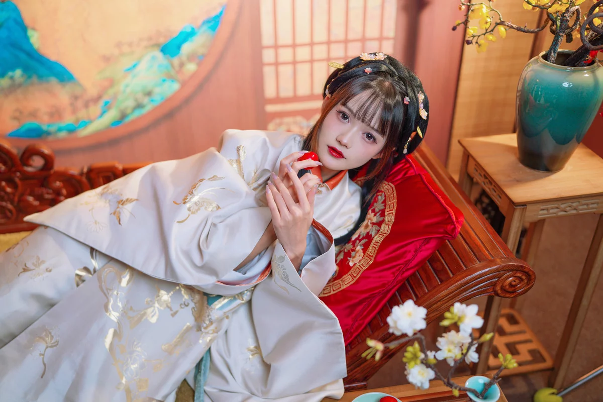 Xgyw.Org_Coser美女兔子Zzz不吃胡萝卜小轩窗正梳妆主题私房性感古典汉服靓丽迷人写真38P