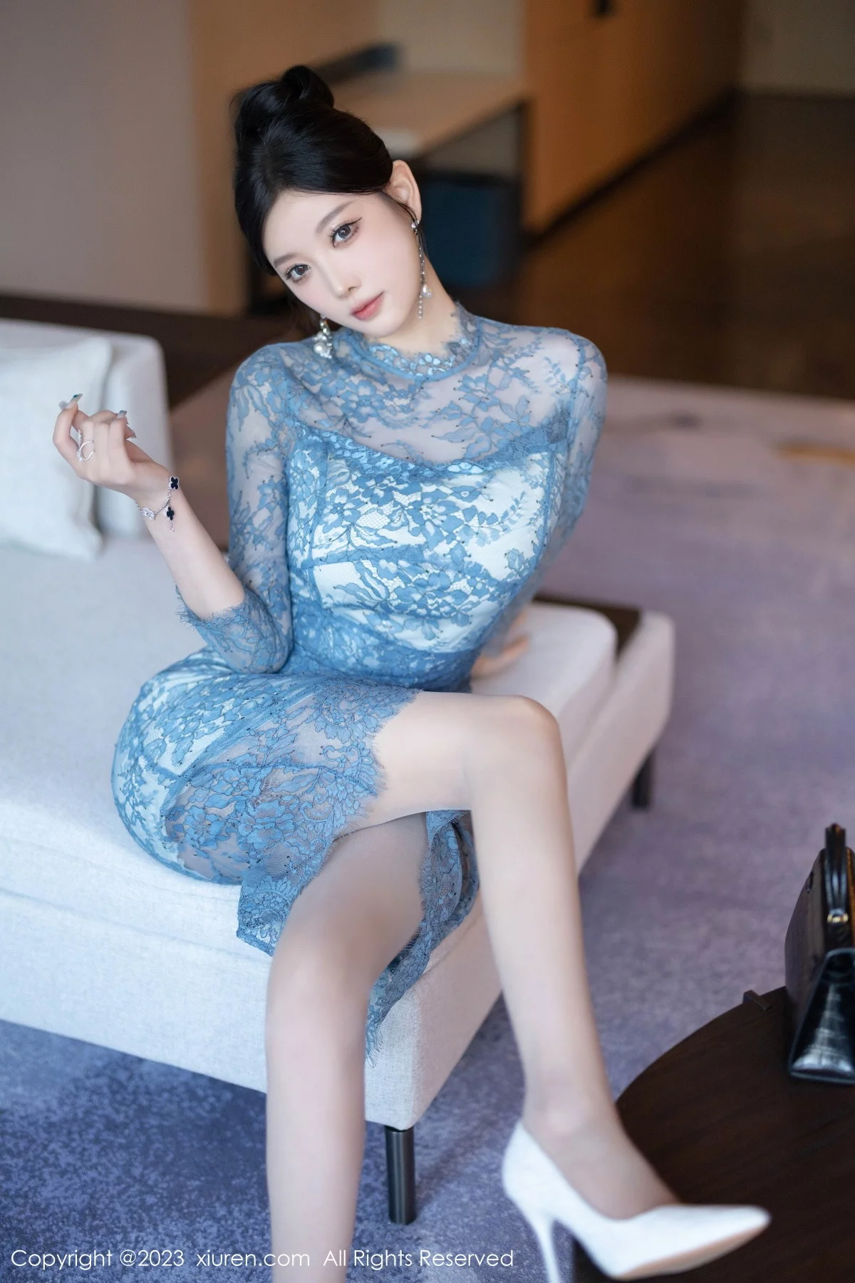 Xgyw.Org_XiuRen第7732期_女神杨晨晨蓝灰色薄纱旗袍+性感淡蓝情趣服秀惹火身材诱惑写真82P