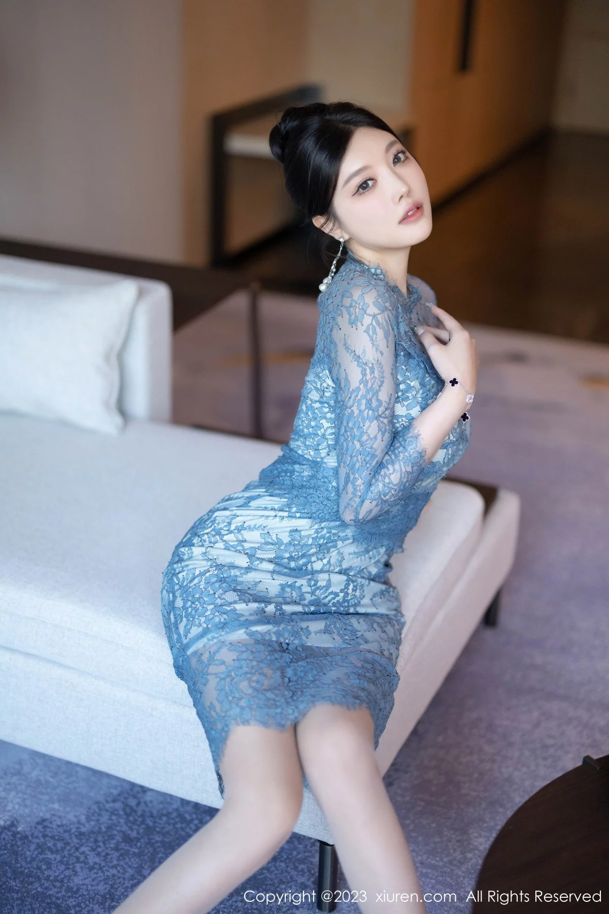 Xgyw.Org_XiuRen第7732期_女神杨晨晨蓝灰色薄纱旗袍+性感淡蓝情趣服秀惹火身材诱惑写真82P