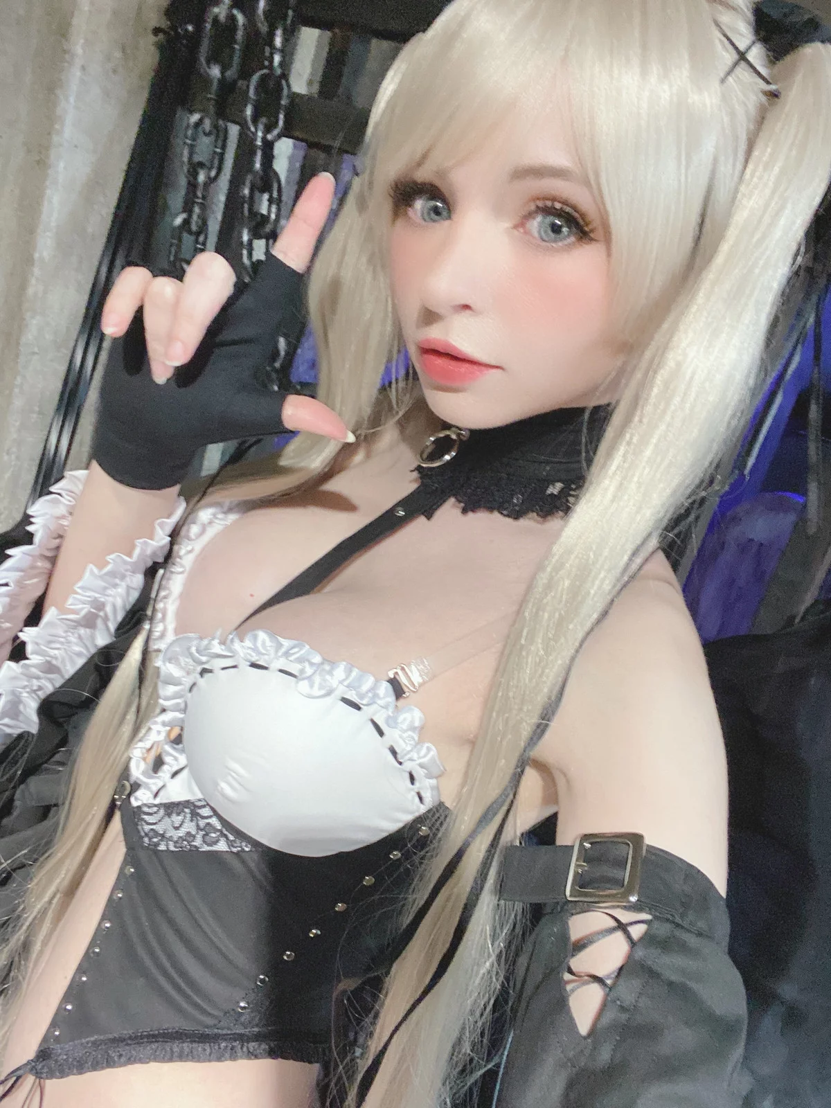 Xgyw.Org_爱尔兰萝莉美女Peach Milky-玛丽套装主题黑白情趣服饰配黑丝袜秀完美身材诱惑写真58P