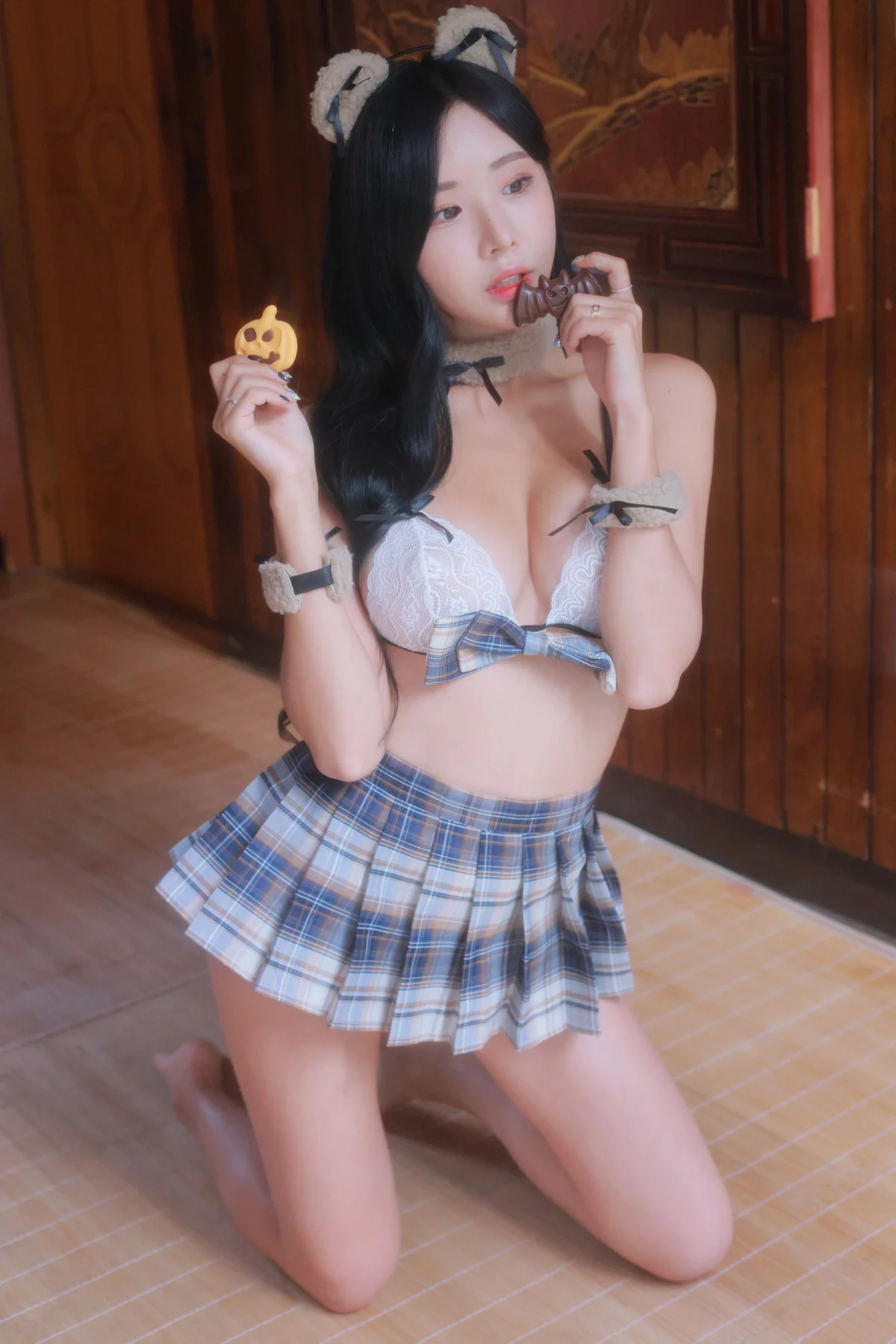 Xgyw.Org_韩国美女模特Habin内衣和视频02主题性感白色蕾丝内衣配JK短裙秀丰满身材诱惑写真71P