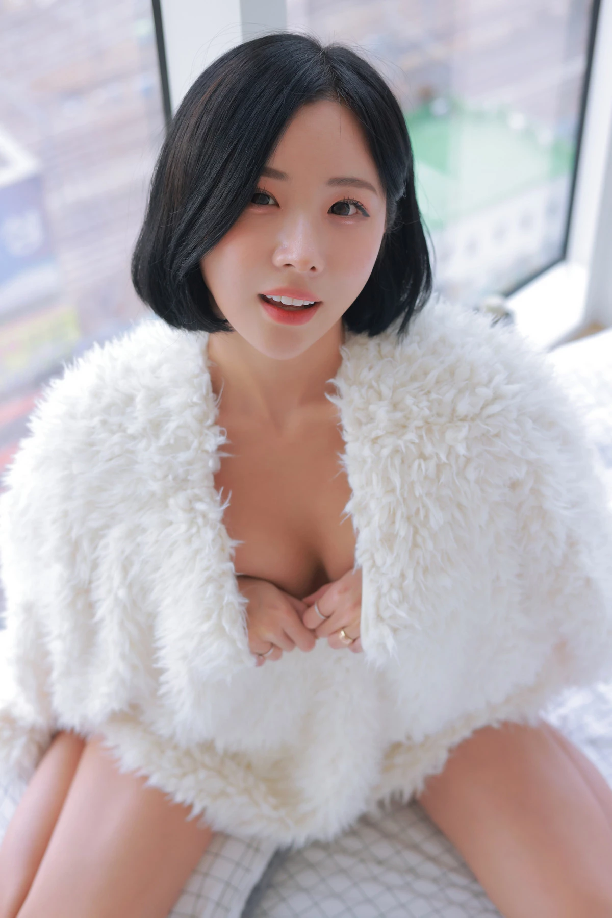 Xgyw.Org_韩国美女模特Habin内衣和视频04主题性感白色绒毛披风秀完美身材迷人诱惑写真76P