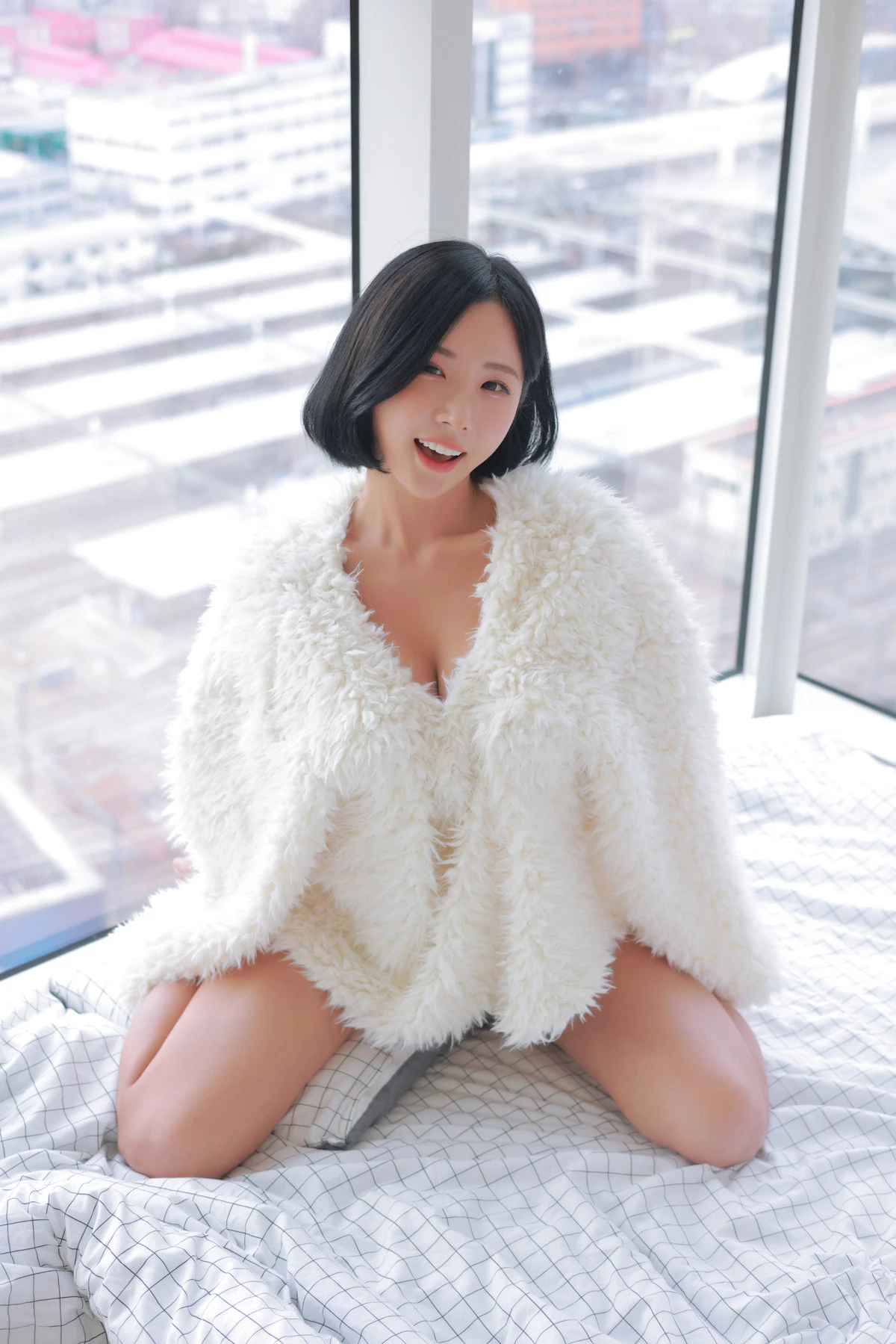 Xgyw.Org_韩国美女模特Habin内衣和视频04主题性感白色绒毛披风秀完美身材迷人诱惑写真76P