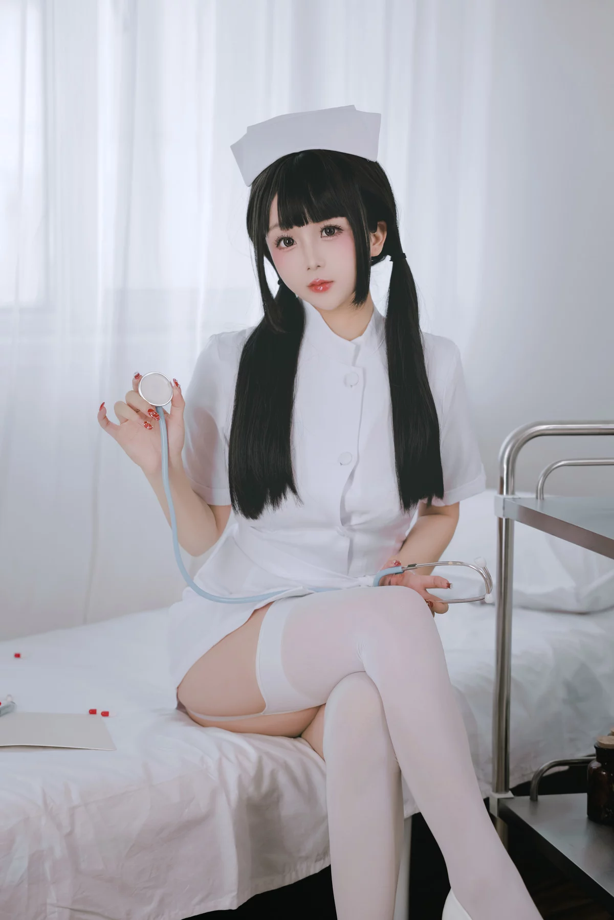 Xgyw.Org_Cosplay美女日奈娇诊所护士主题白色护士服露性感蕾丝内衣秀惹火身材诱惑写真139P