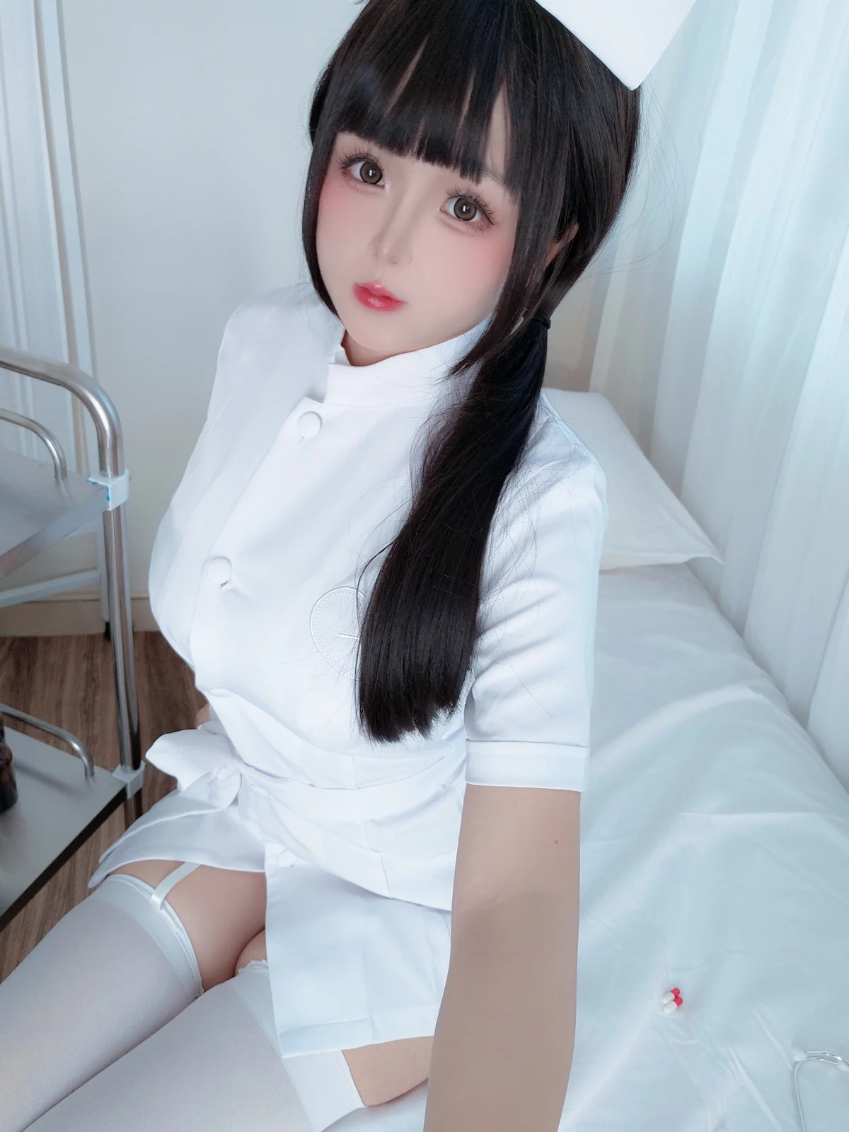 Xgyw.Org_Cosplay美女日奈娇诊所护士主题白色护士服露性感蕾丝内衣秀惹火身材诱惑写真139P