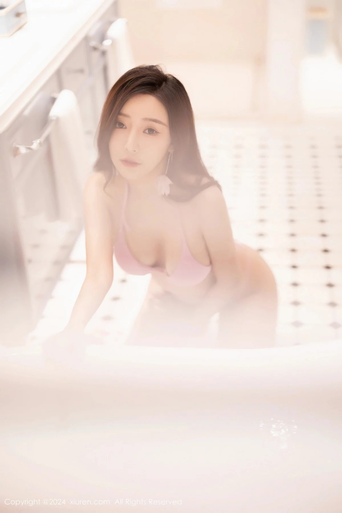 Xgyw.Org_XiuRen第8055期_女神王馨瑶yanni黑色轻透情趣服+粉色比基尼秀完美身材诱惑写真81P
