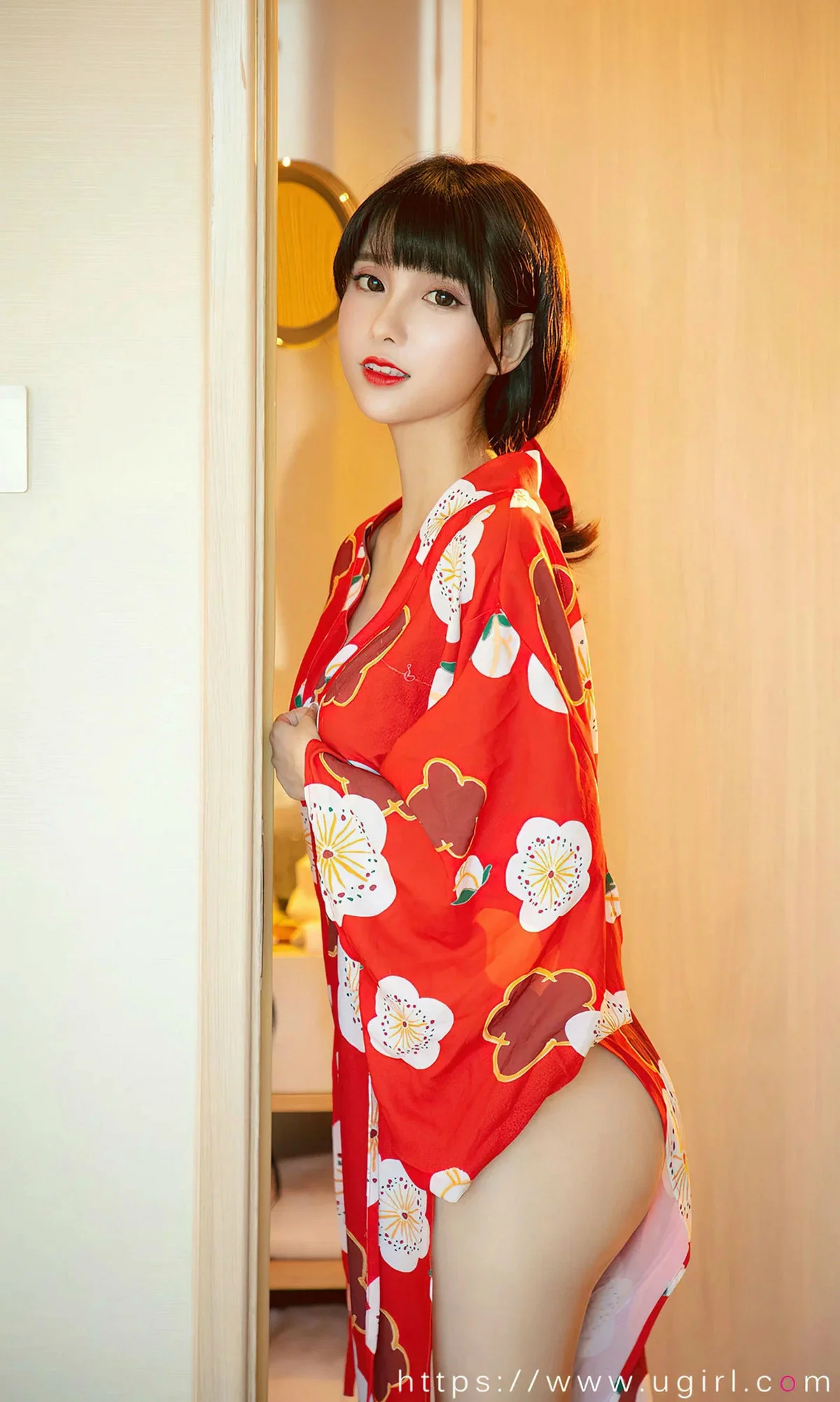 Xgyw.Org_[Ugirls爱尤物]No.2776_模特猫猫居家私房性感日系和服半脱秀白嫩美腿撩人诱惑写真35P