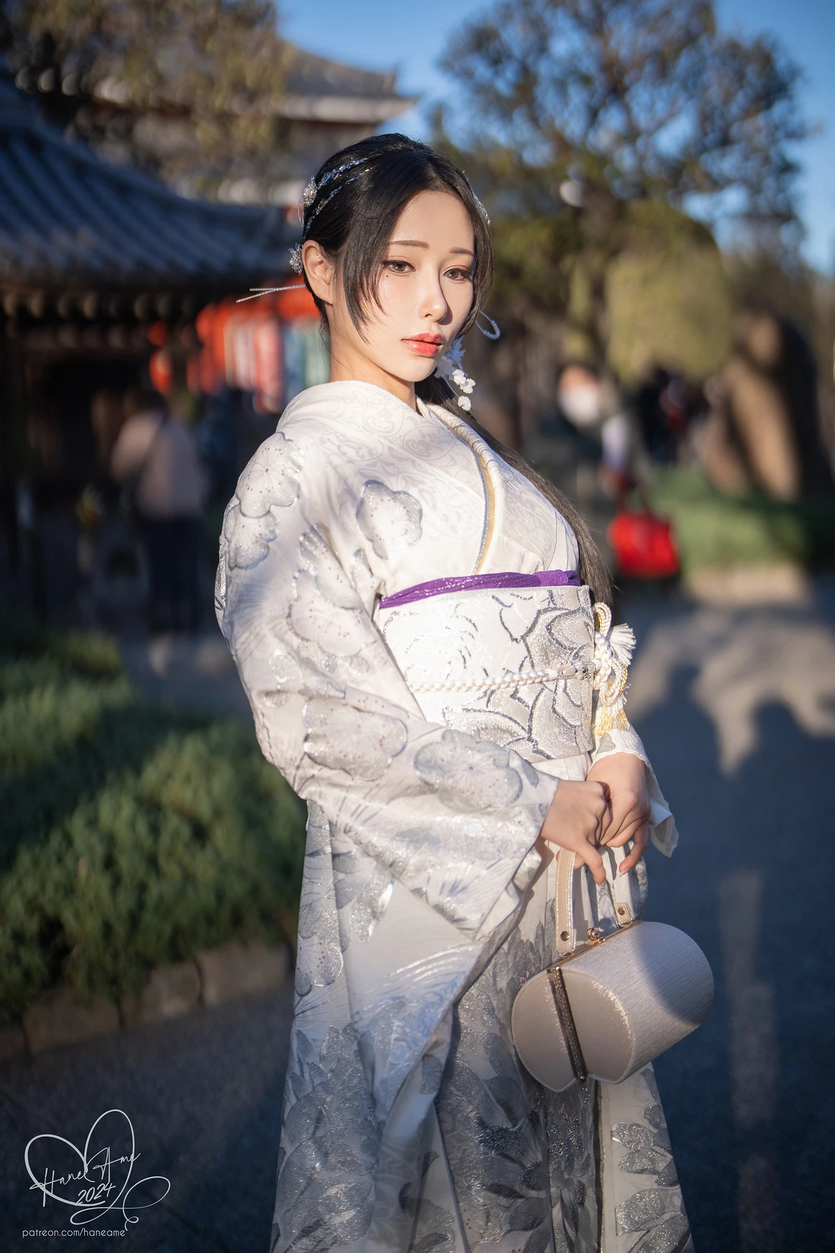 Xgyw.Org_Coser美女雨波_HaneAme新年和服主题寺庙外性感银白色和服秀曼妙身姿迷人诱惑写真32P