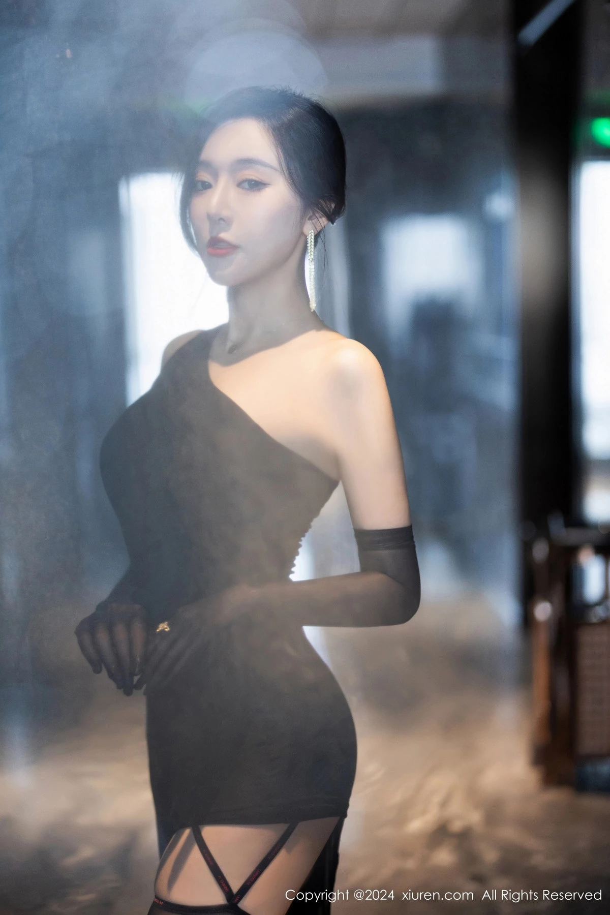Xgyw.Org_XiuRen第8194期_女神王馨瑶yanni黑色连衣长裙+黑色轻透情趣服饰惹火诱惑写真82P