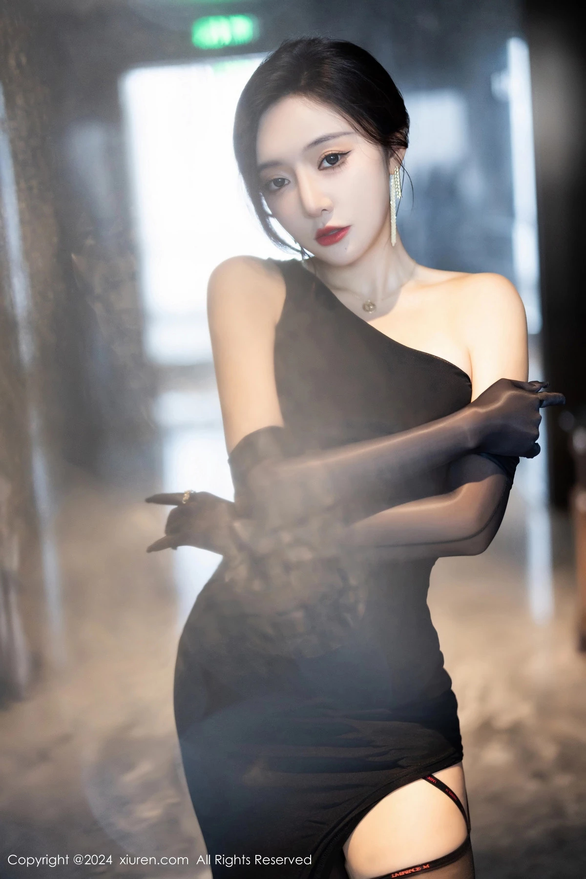 Xgyw.Org_XiuRen第8194期_女神王馨瑶yanni黑色连衣长裙+黑色轻透情趣服饰惹火诱惑写真82P