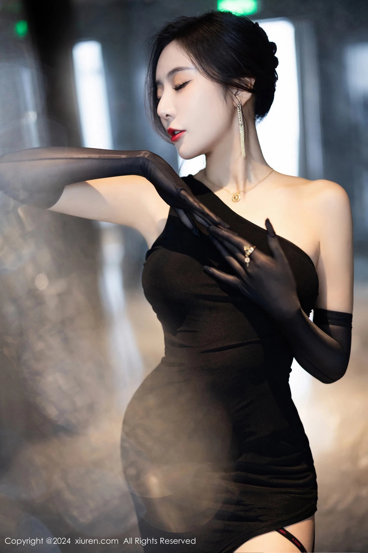 Xgyw.Org_XiuRen第8194期_女神王馨瑶yanni黑色连衣长裙+黑色轻透情趣服饰惹火诱惑写真82P
