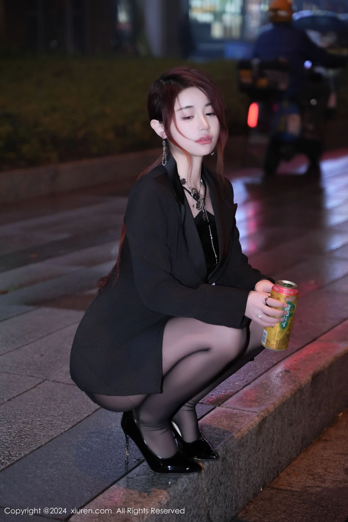 Xgyw.Org_XiuRen第8199期_模特美七Mia性感黑色内衣服饰配超薄黑丝秀丰腴身材惹火诱惑写真69P