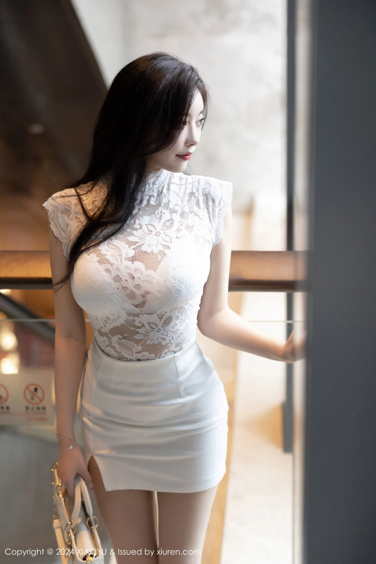Xgyw.Org_[XiaoYu画语界]Vol.1208_女神杨晨晨Yome白色蕾丝连衣裙露白色内衣秀丰腴身材诱惑写真86P