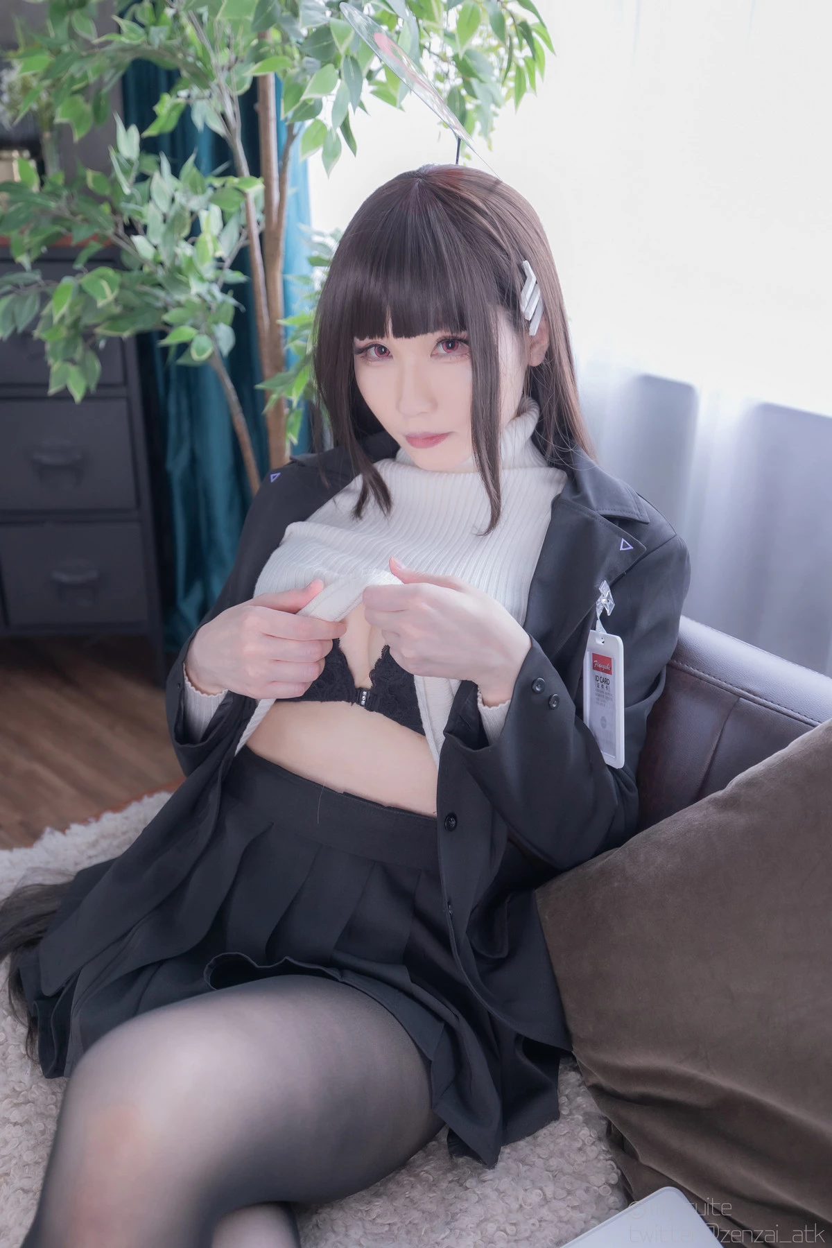 Xgyw.Org_越南妹子KuukoW-Suite Archive主题性感黑色OL制服露黑色蕾丝内衣秀完美身材诱惑写真300P