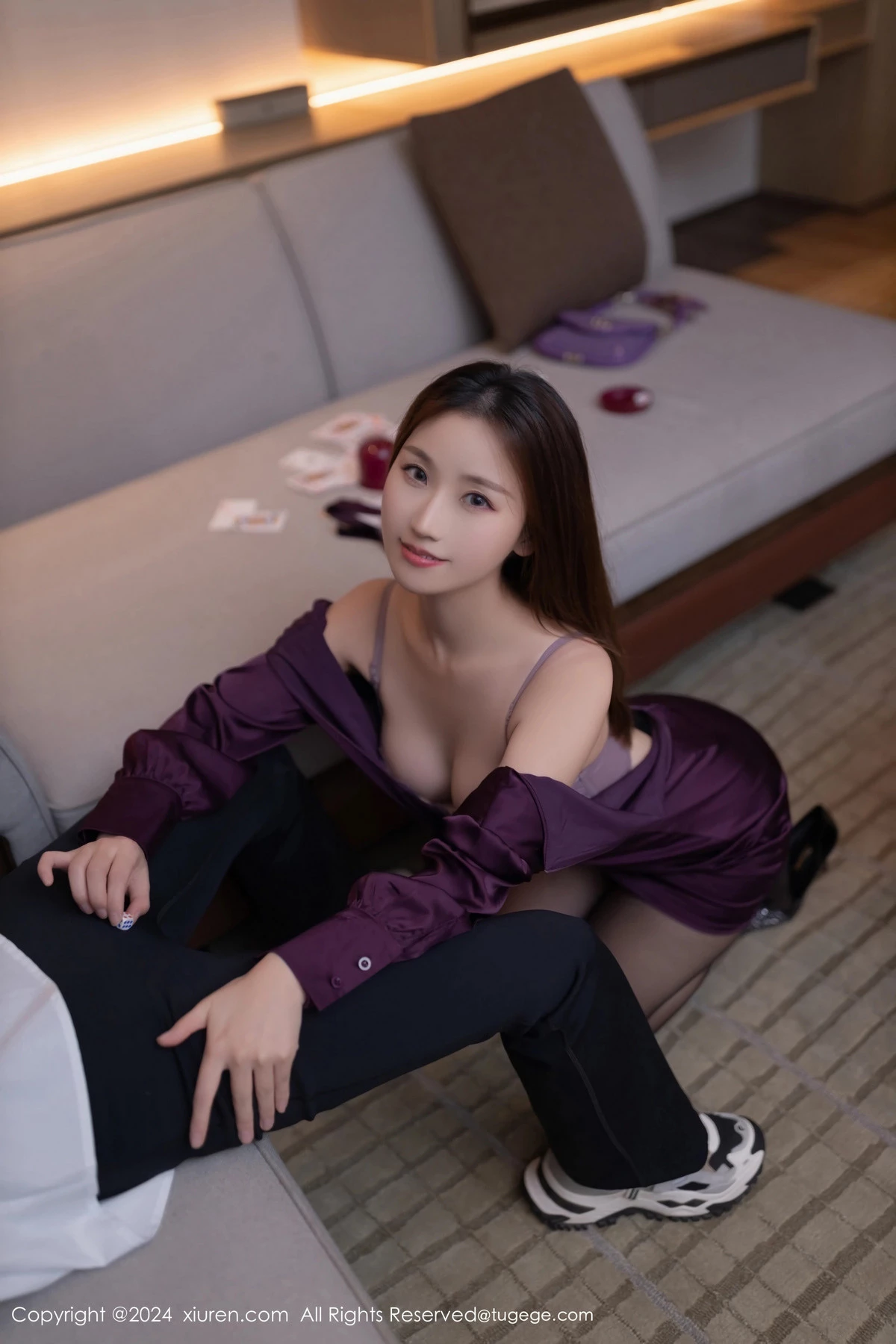 Xgyw.Org_XiuRen第8264期_模特杏子Yada性感紫色服饰露紫灰蕾丝内衣秀曼妙身姿诱惑写真87P