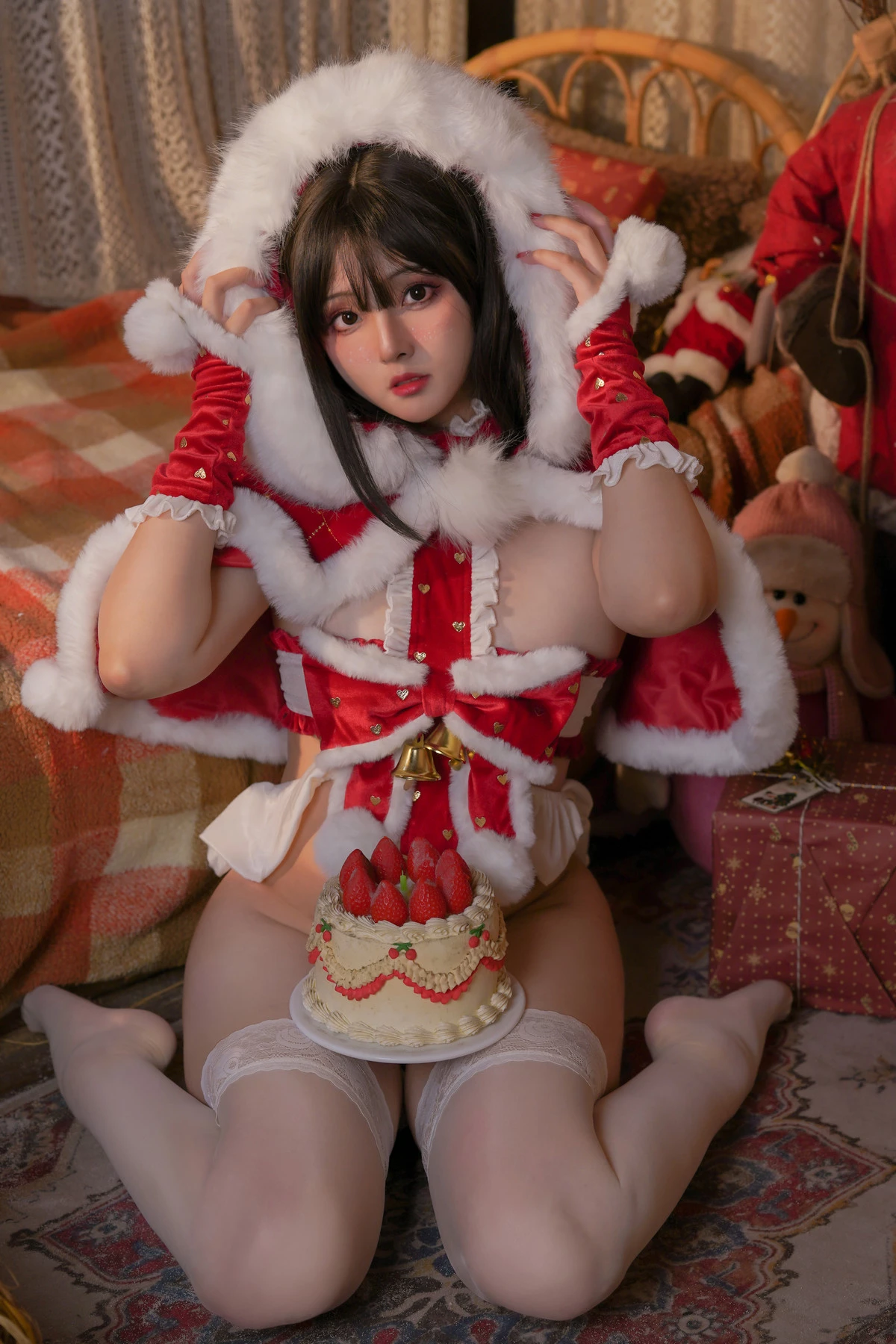 Xgyw.Org_网络美女Natsuko夏夏子圣诞雪精灵主题性感红色圣诞服饰配白丝袜秀丰满身材诱惑写真48P