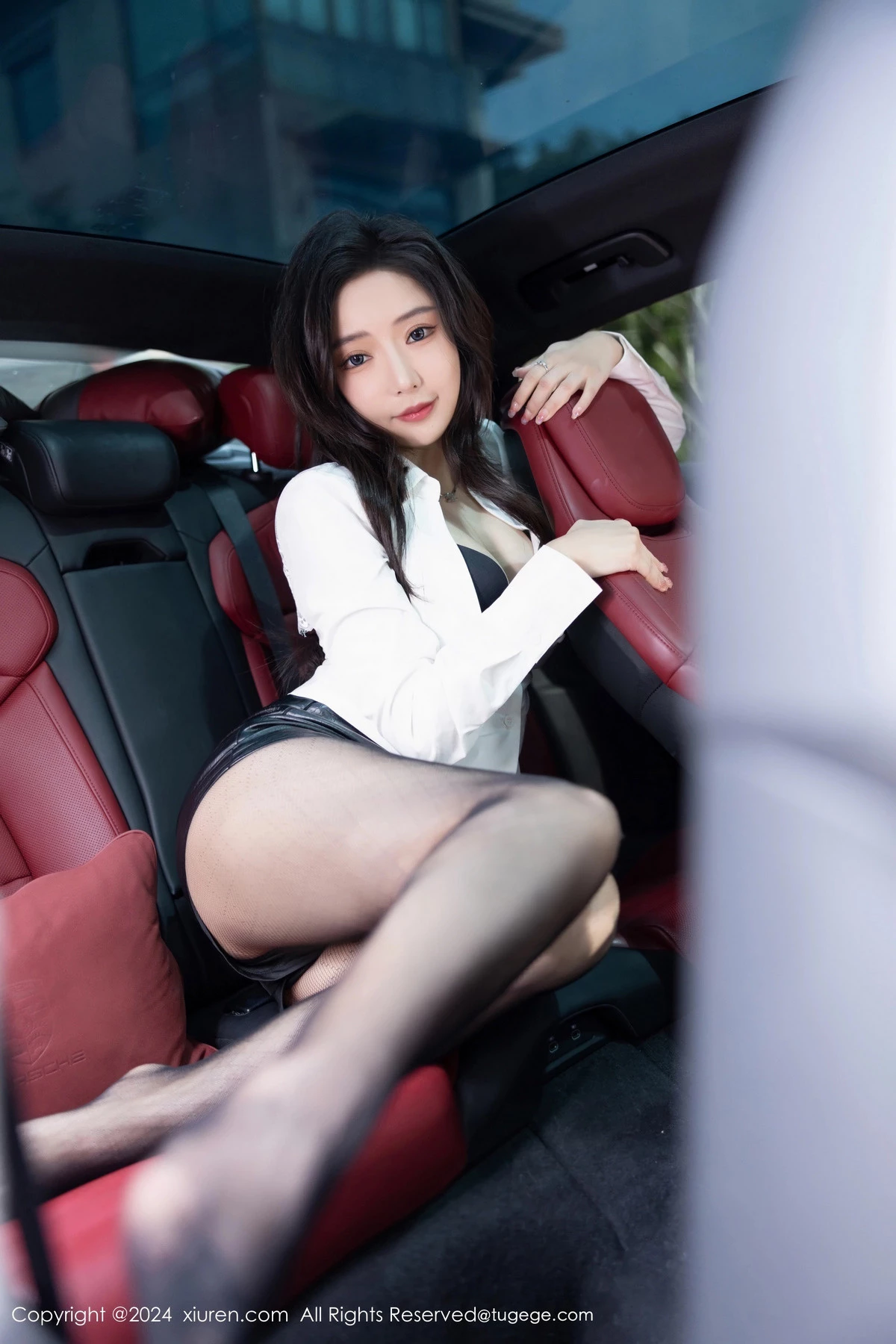 Xgyw.Org_XiuRen第8314期_女神王馨瑶yanni性感白衬衫配黑短裙露超薄黑丝秀美腿诱惑写真80P