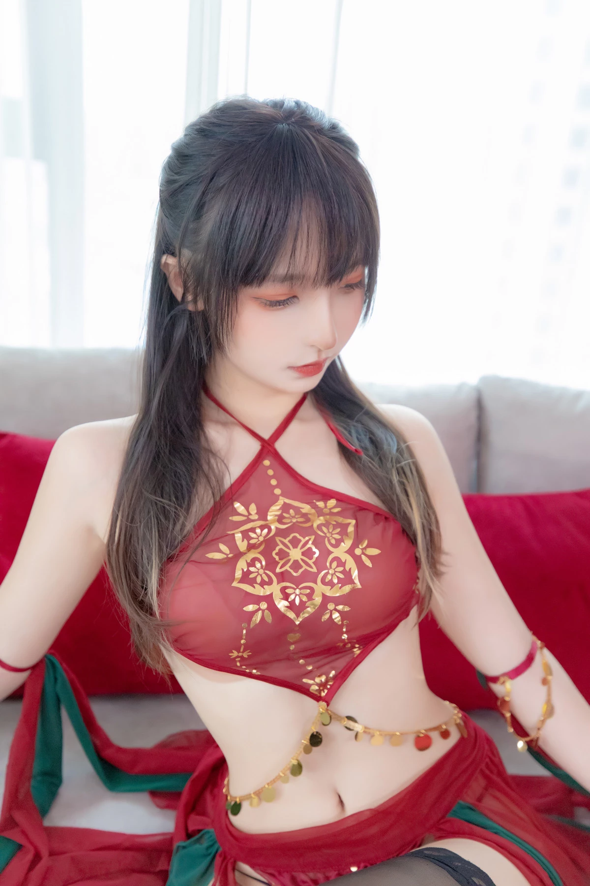 Xgyw.Org_萝莉美女神楽板真冬恋恋红尘主题性感红色薄纱布兜服饰配超薄黑丝秀完美身材诱惑写真75P