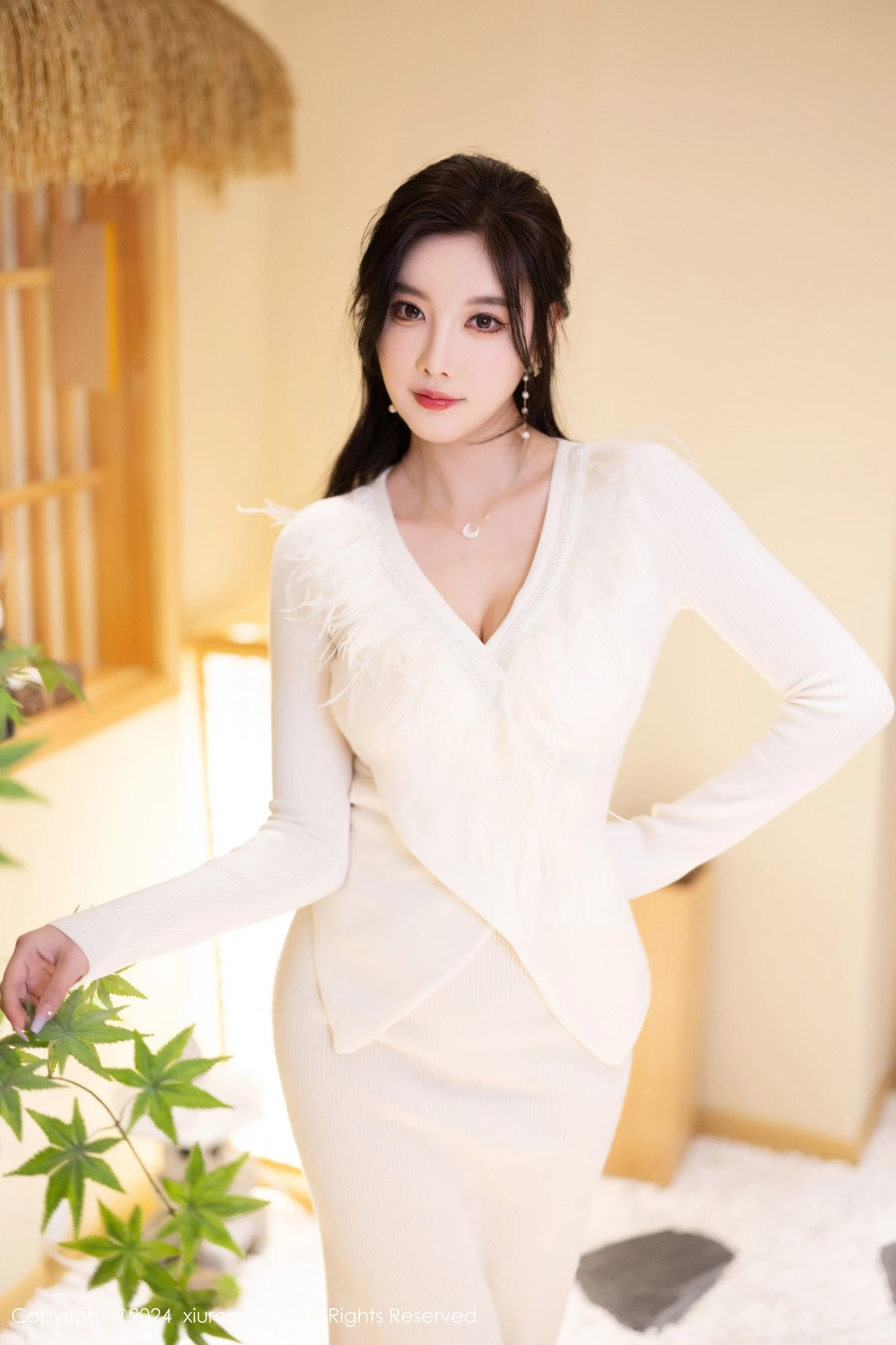 Xgyw.Org_XiuRen第8363期_女神杨晨晨Yome白色连衣长裙+白色情趣薄纱秀丰腴身材诱惑写真82P