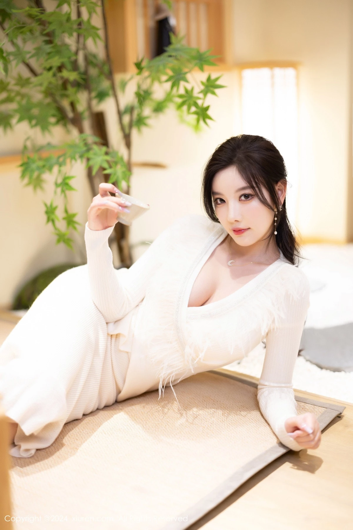 Xgyw.Org_XiuRen第8363期_女神杨晨晨Yome白色连衣长裙+白色情趣薄纱秀丰腴身材诱惑写真82P