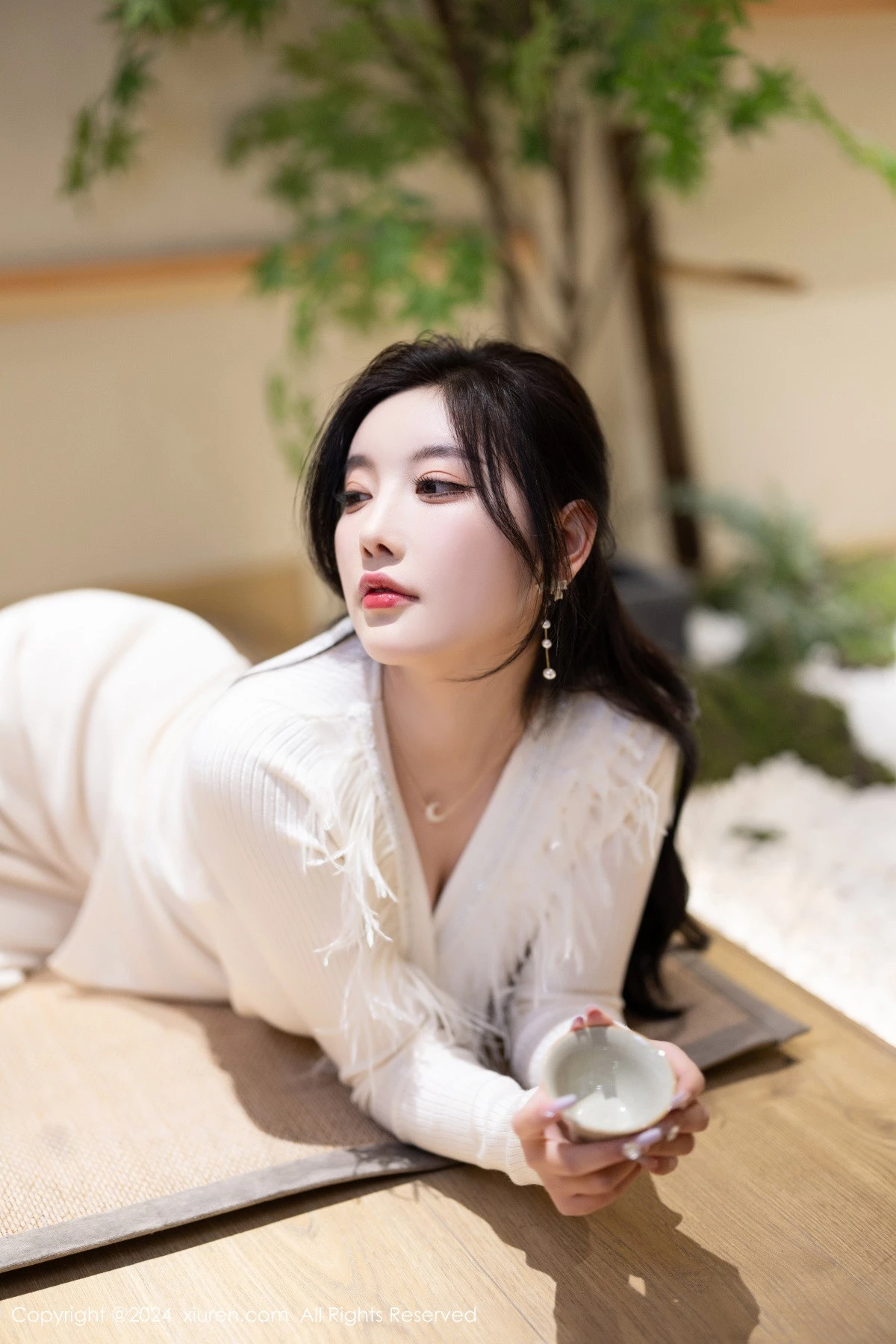 Xgyw.Org_XiuRen第8363期_女神杨晨晨Yome白色连衣长裙+白色情趣薄纱秀丰腴身材诱惑写真82P