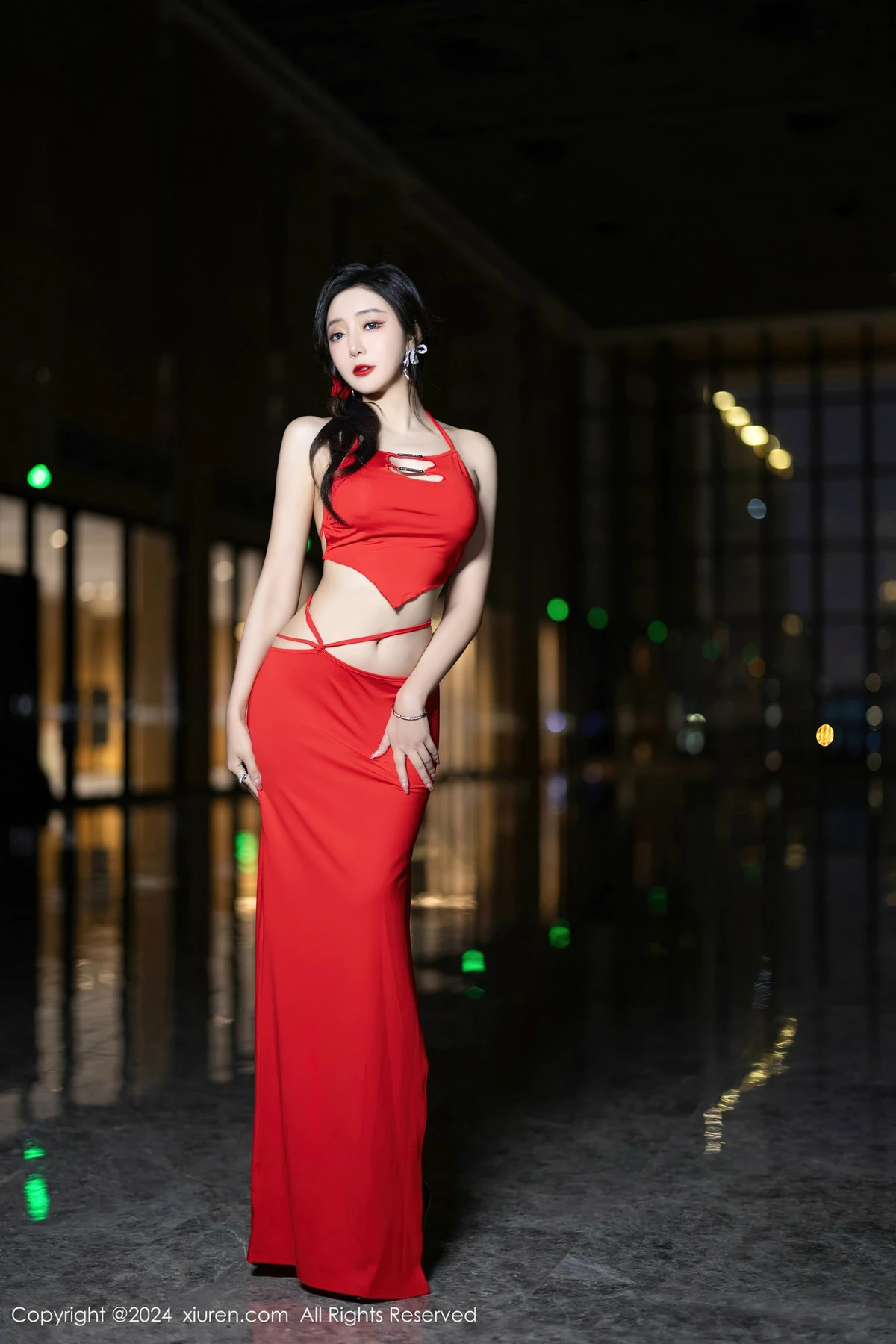 Xgyw.Org_XiuRen第8378期_女神王馨瑶yanni红色连衣裙+杏色轻透连衣裙秀完美身材诱惑写真80P