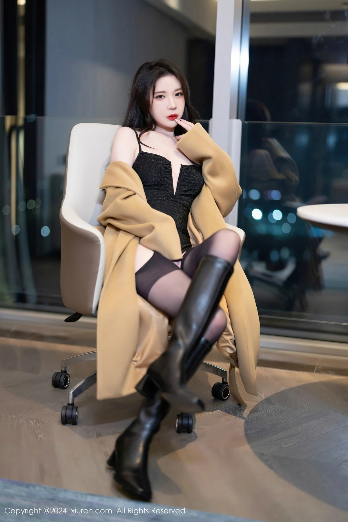 Xgyw.Org_XiuRen第8414期_模特梦心玥私房性感黑色内衣配黑丝吊袜秀高挑曼妙身姿诱惑写真80P