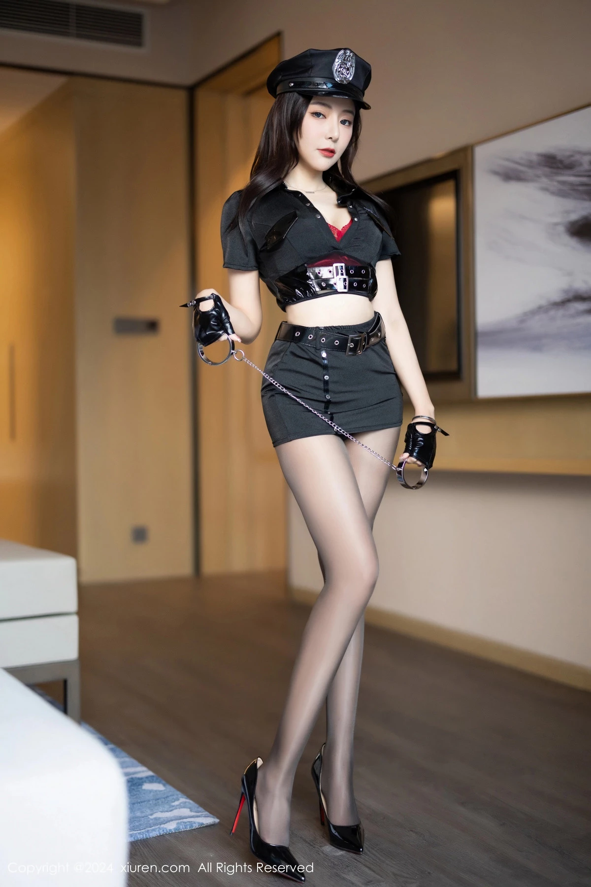 Xgyw.Org_XiuRen第8286期_女神王馨瑶yanni性感黑色警官制服露红色蕾丝内衣完美诱惑写真81P