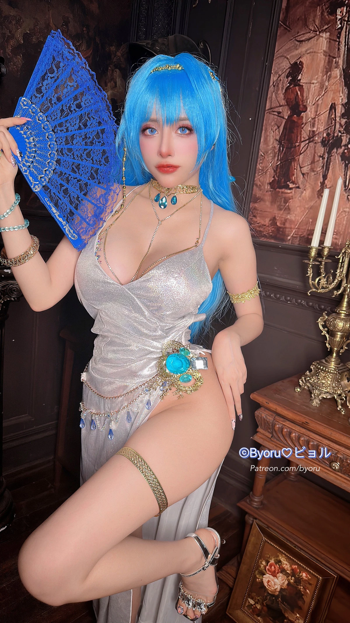 Xgyw.Org_日本性感萝莉Byoru-Helm主题美女战士装扮性感银白色吊带礼裙秀豪乳翘臀惹火诱惑写真40P