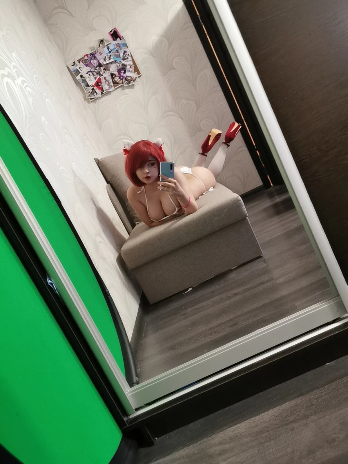 Xgyw.Org_俄罗斯Coser美女Yoshinobi-Kokoro-chan主题性感红桃三点式内衣配白丝袜秀丰满身材诱惑写真36P