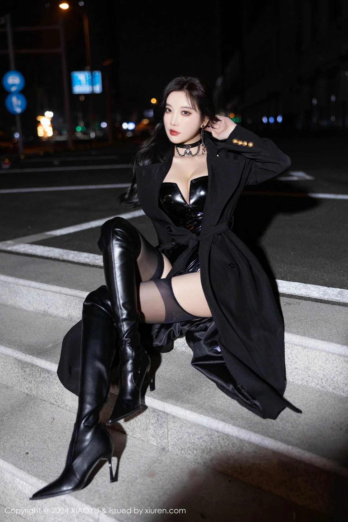 Xgyw.Org_[XiaoYu画语界]Vol.1241_女神杨晨晨Yome黑色外套露性感黑色皮质内衣秀丰腴身材诱惑写真85P