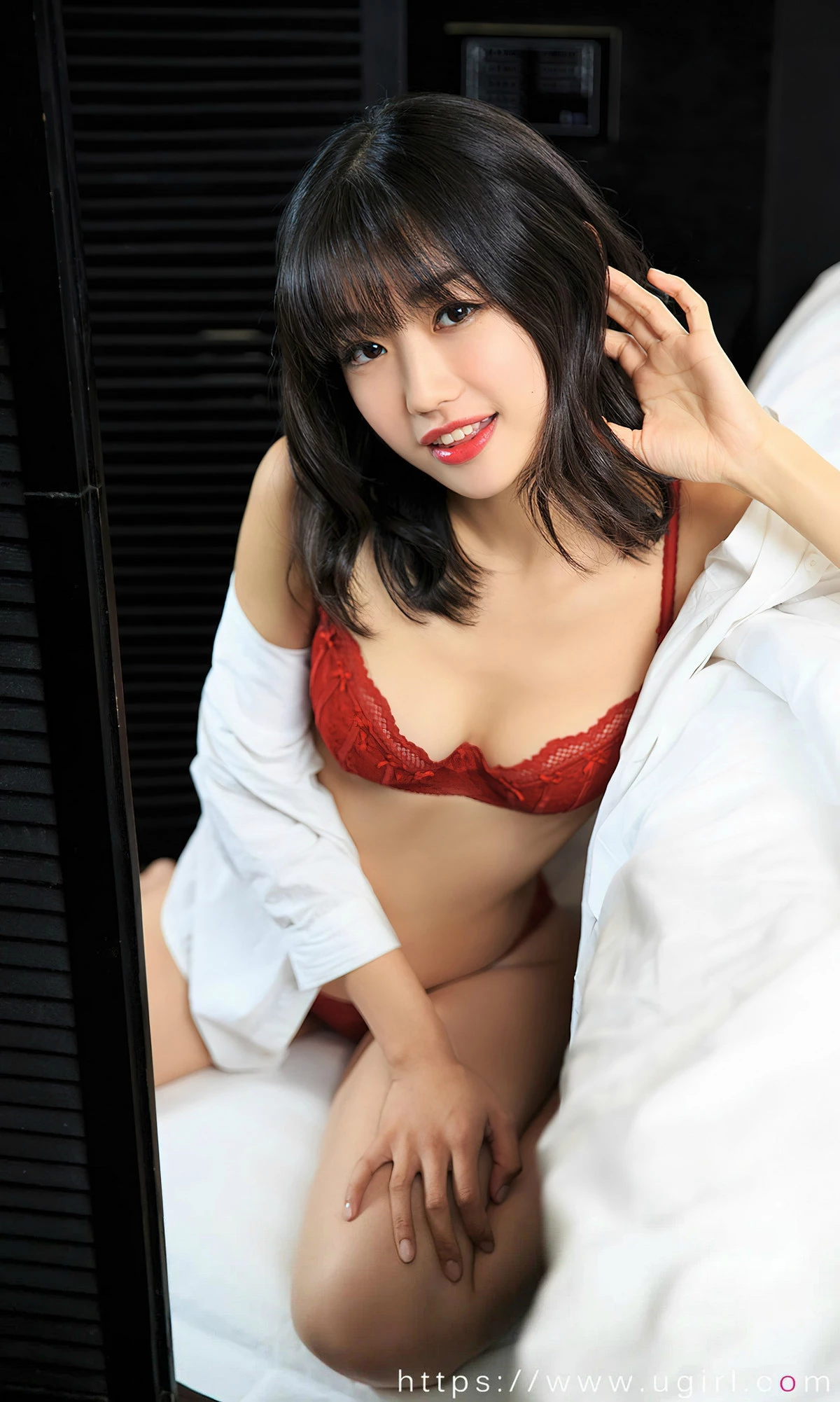Xgyw.Org_[Ugirls爱尤物]No.2842_模特小文性感白T露红色蕾丝内衣+白色内衣秀曼妙身姿诱惑写真35P